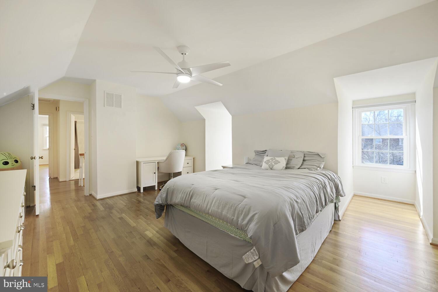 PINE KNOLLS - Residential