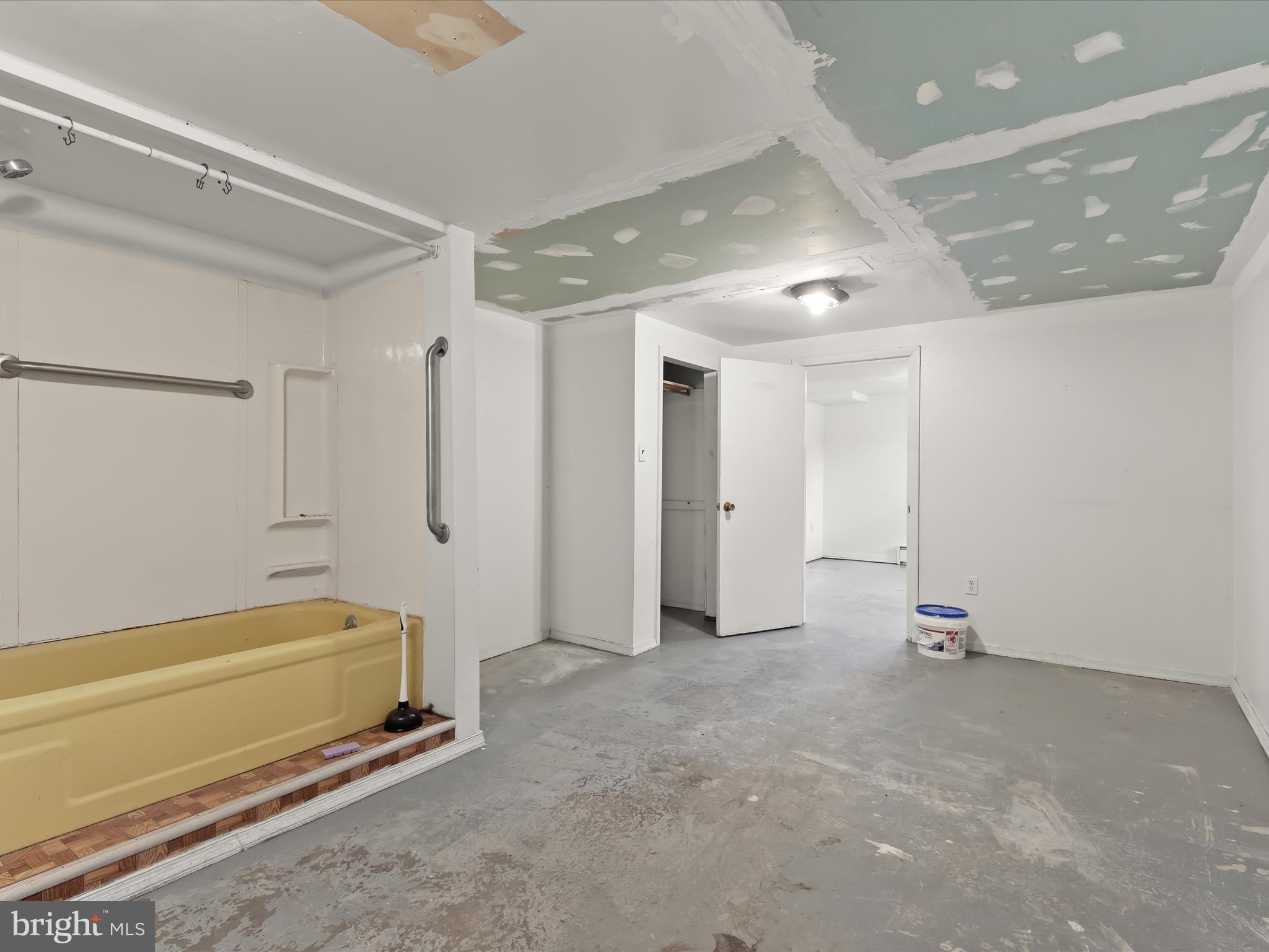 CROWNSVILLE - Residential