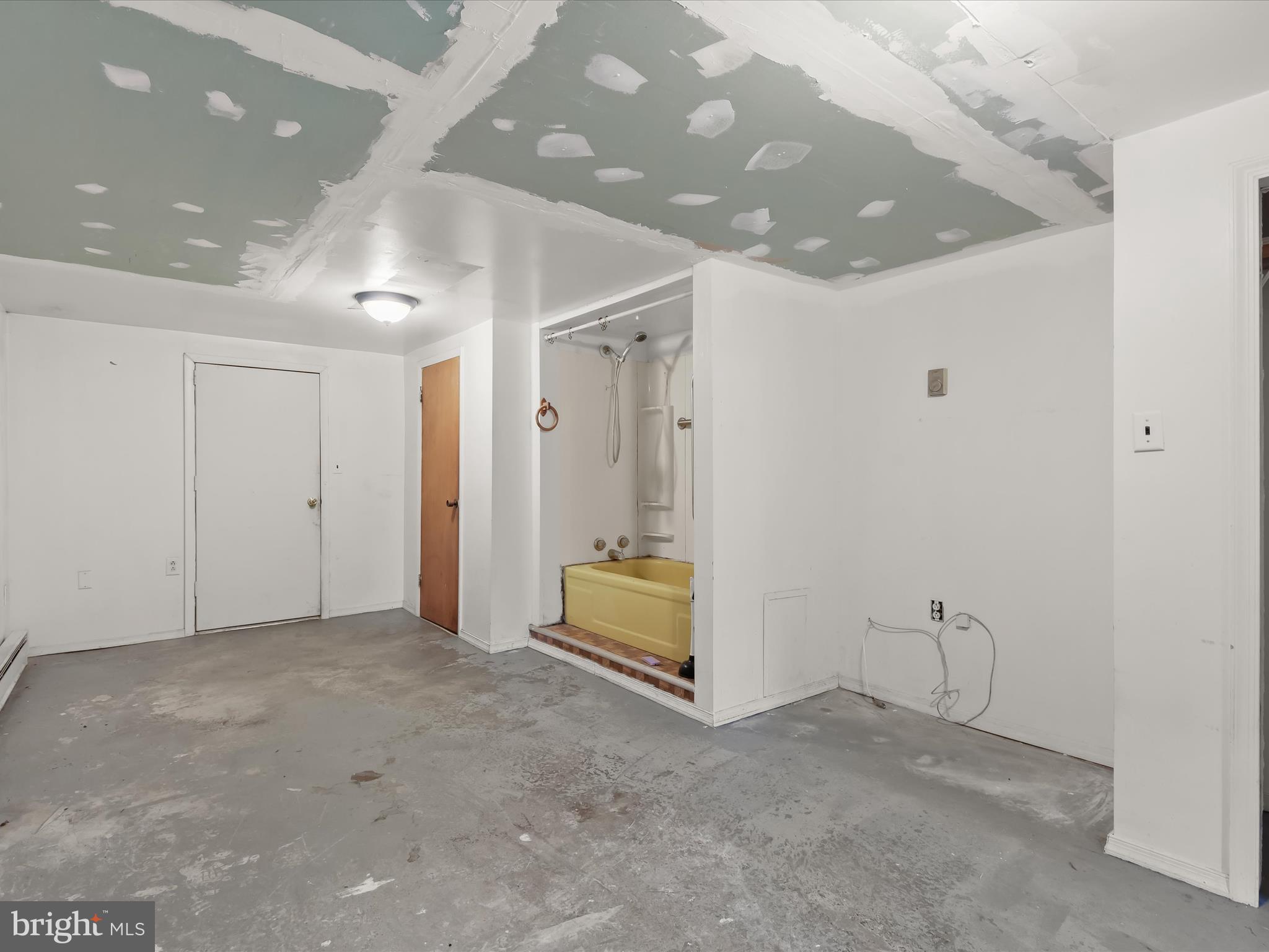 CROWNSVILLE - Residential