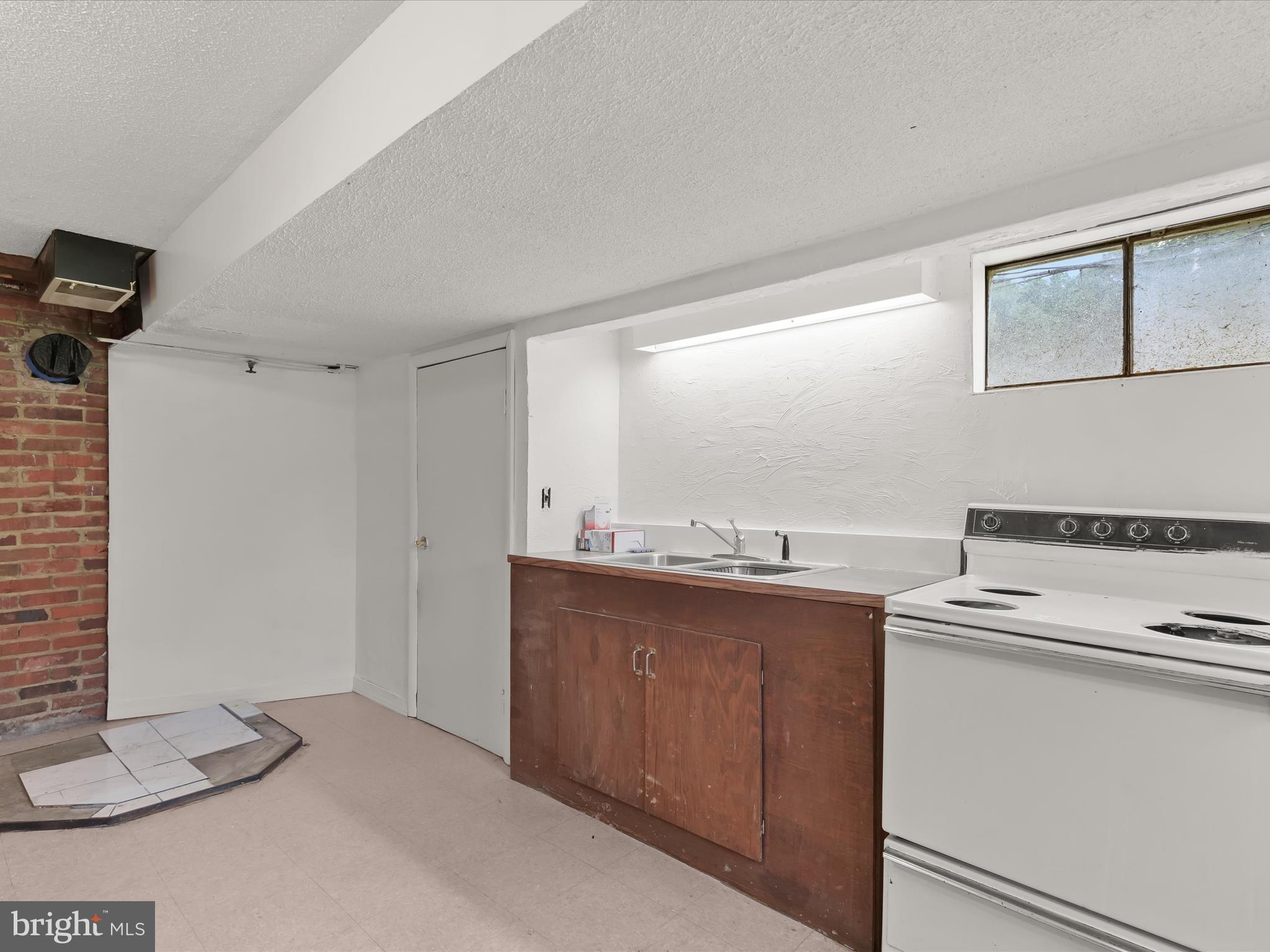 CROWNSVILLE - Residential