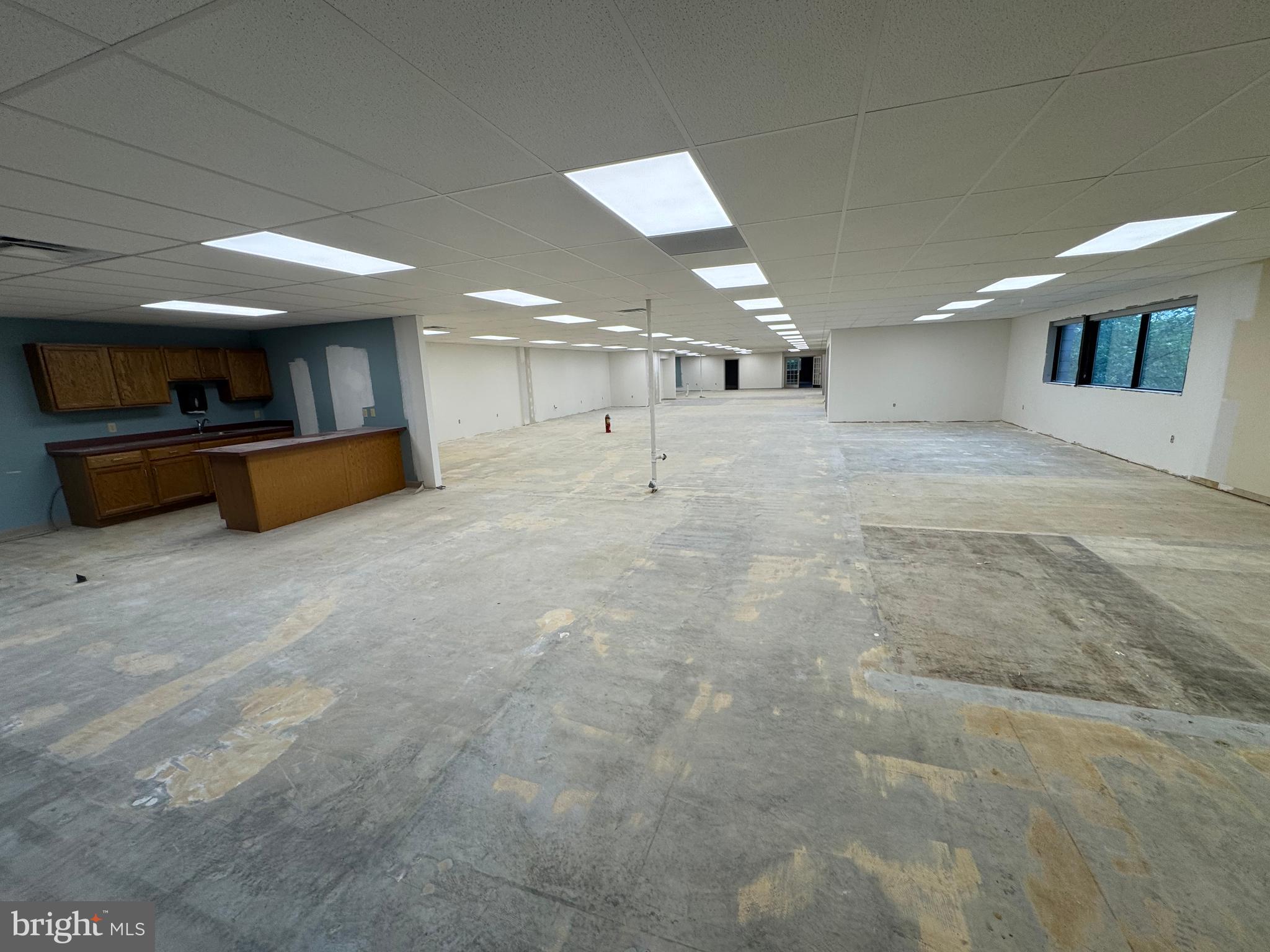 GREENFIELD - Commercial Lease