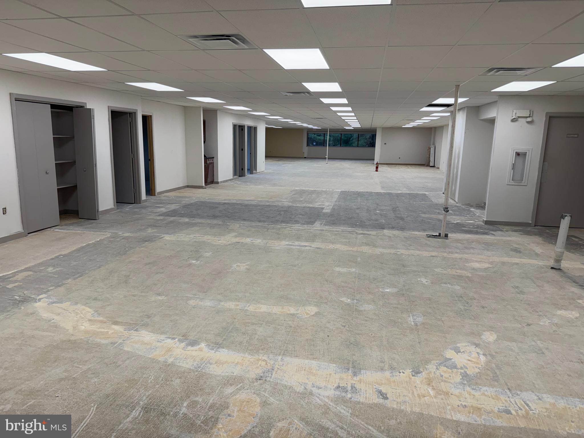 GREENFIELD - Commercial Lease