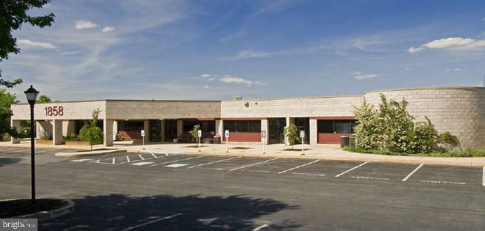 Newly remodeled office Space back to a shell and all ready for you to take over and add your custom features. Space could be divided to create a smaller workspace. Still time to select paint colors and flooring options. Our design team can help you with the layout and High Construction Services and deliver a turn key finish for you to move in and open for business.
