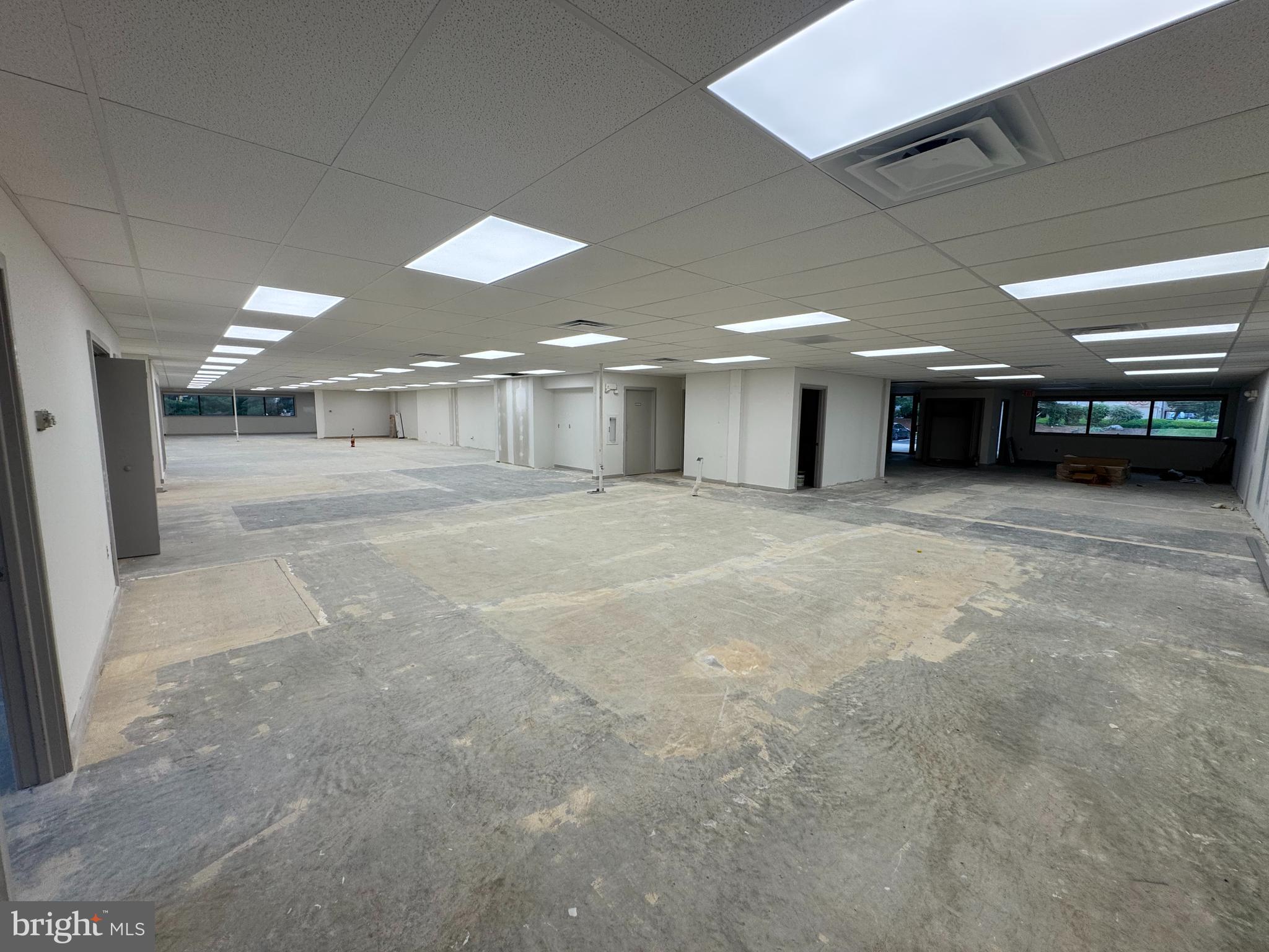 GREENFIELD - Commercial Lease