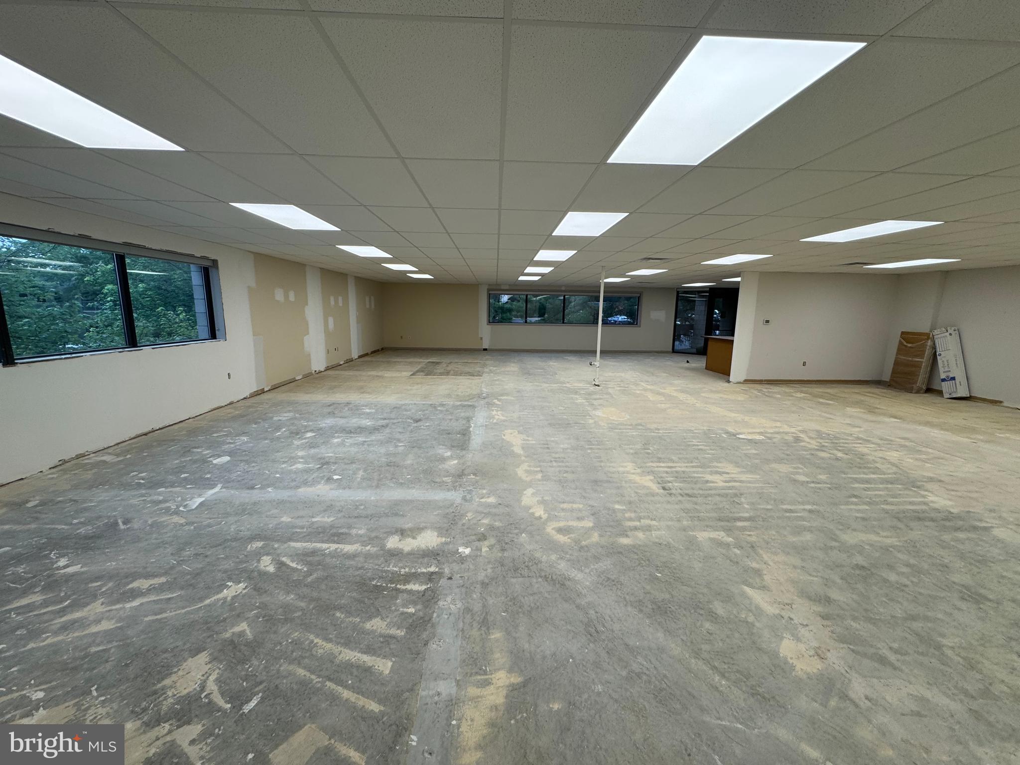 GREENFIELD - Commercial Lease