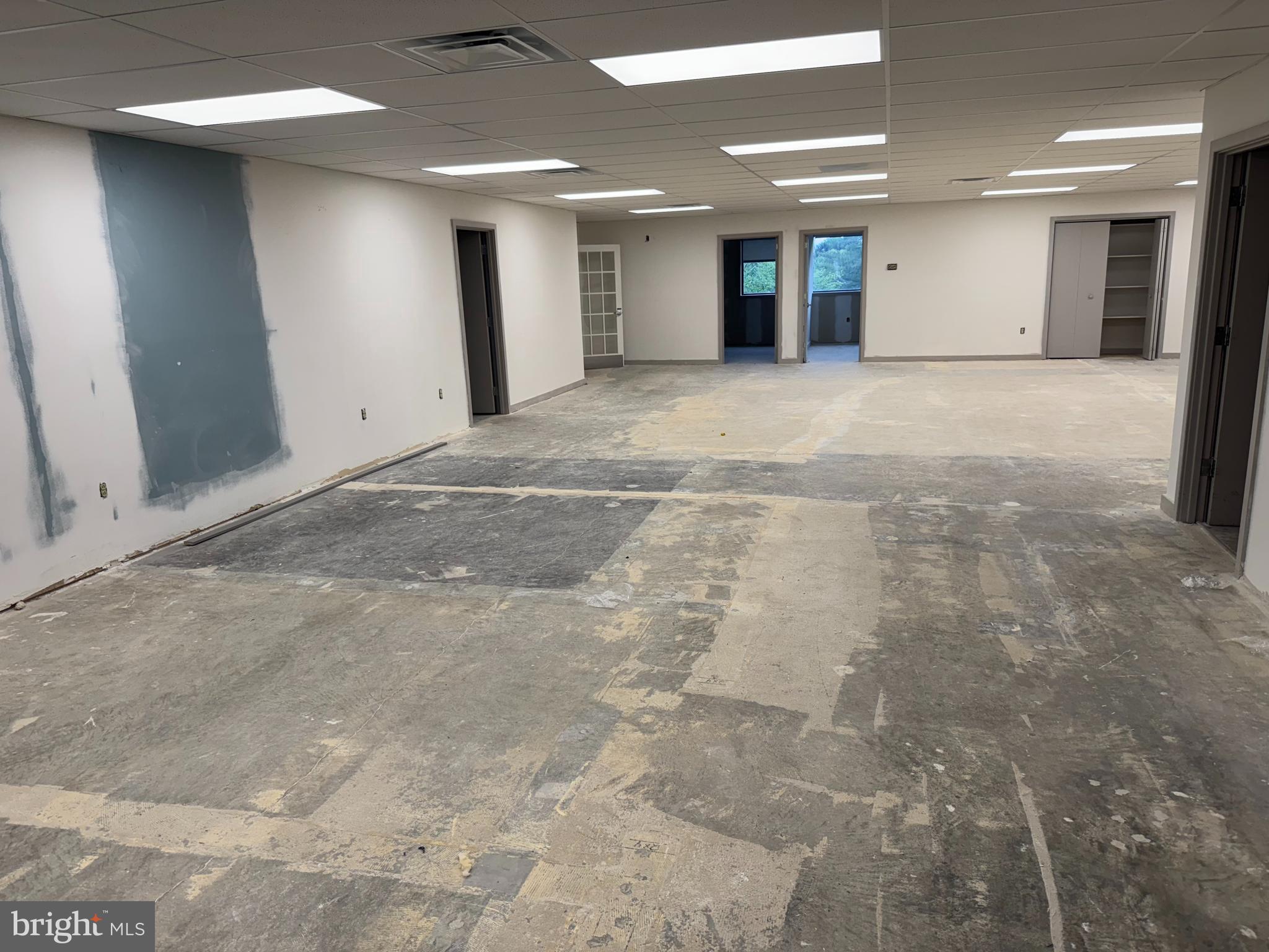 GREENFIELD - Commercial Lease