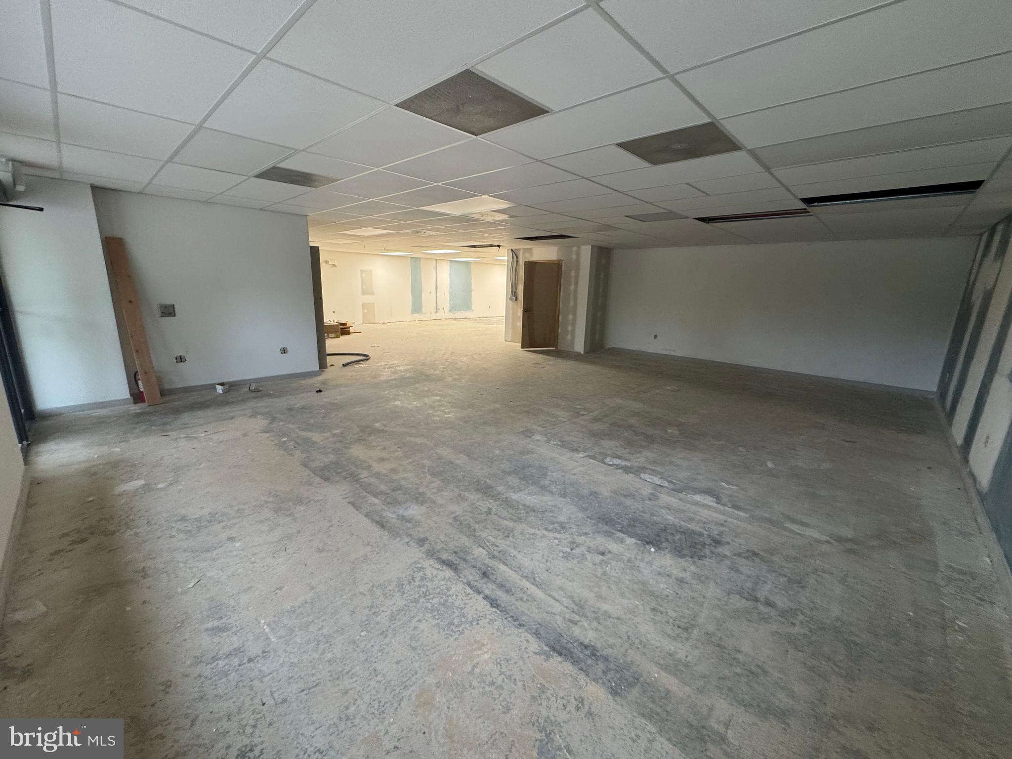 GREENFIELD - Commercial Lease