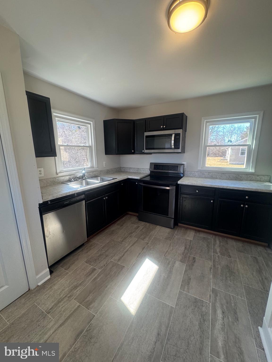 NONE BUT CLOSE TO DAHLGREN - Residential