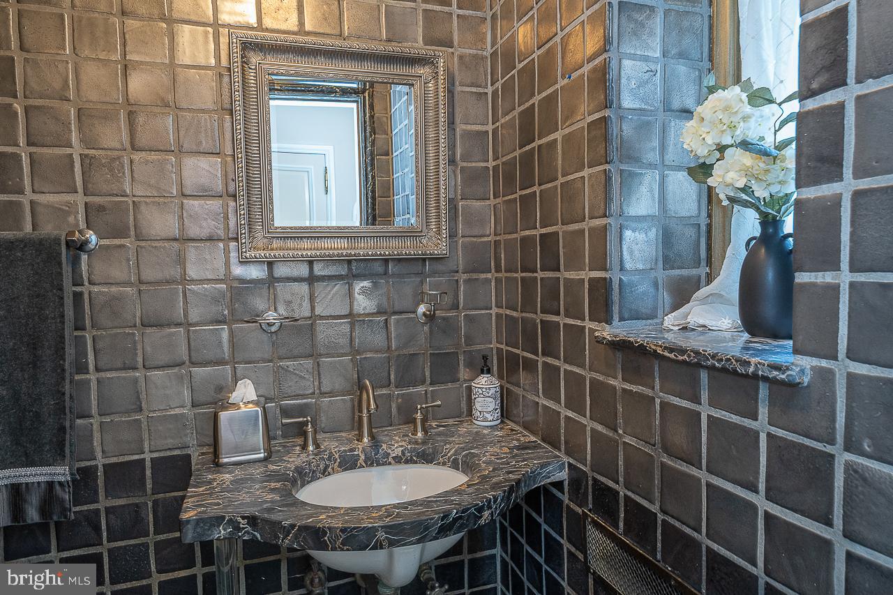 ELKINS PARK - Residential