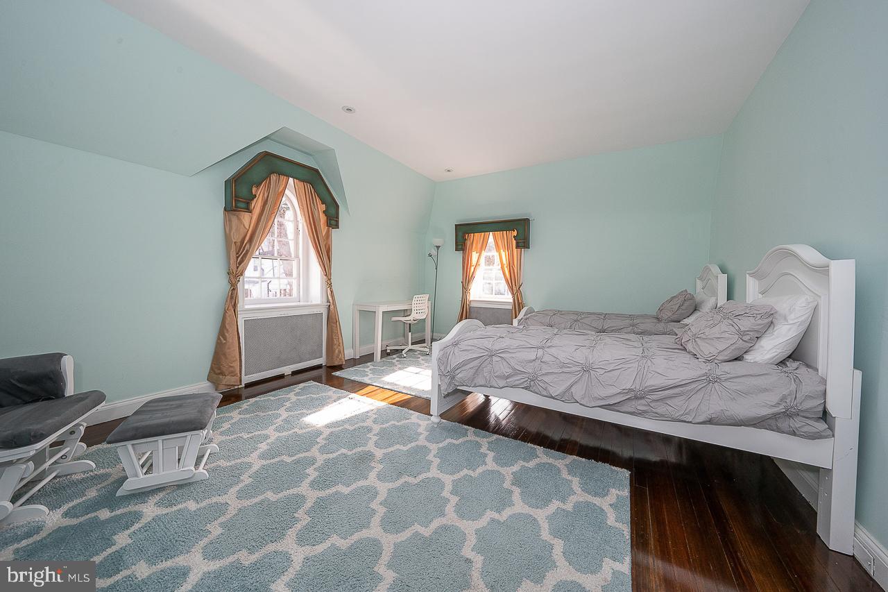 ELKINS PARK - Residential