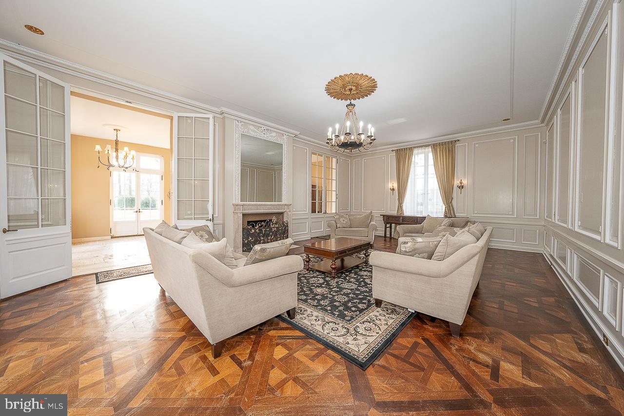 ELKINS PARK - Residential