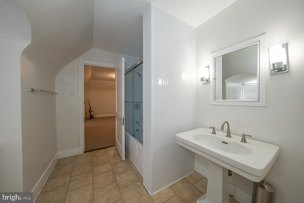 ELKINS PARK - Residential