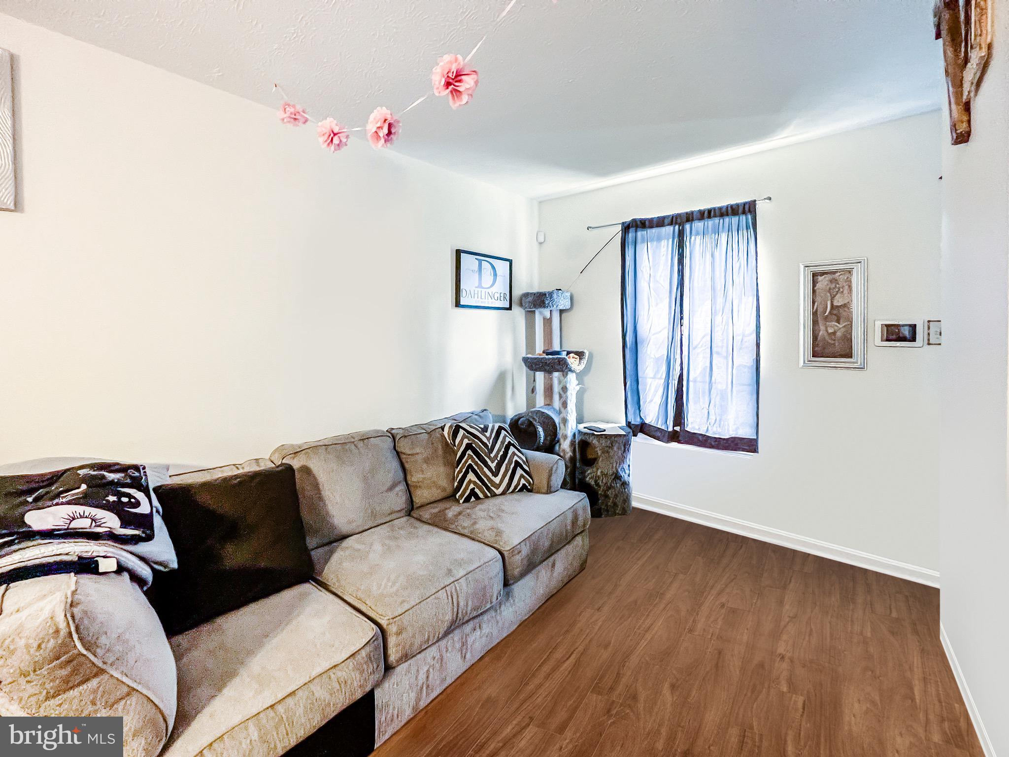 LIMESTONE COURT - Residential Lease