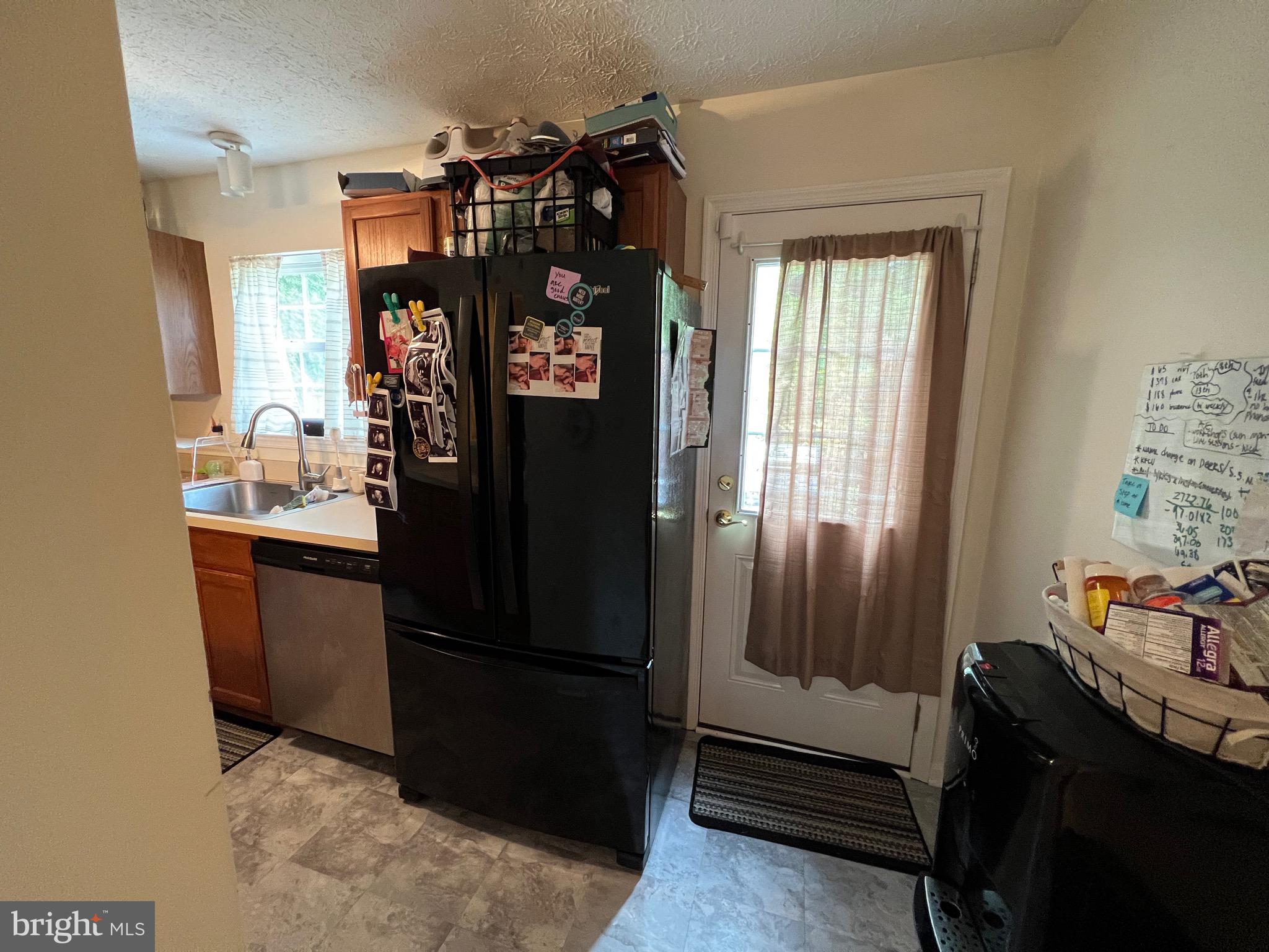 LIMESTONE COURT - Residential Lease