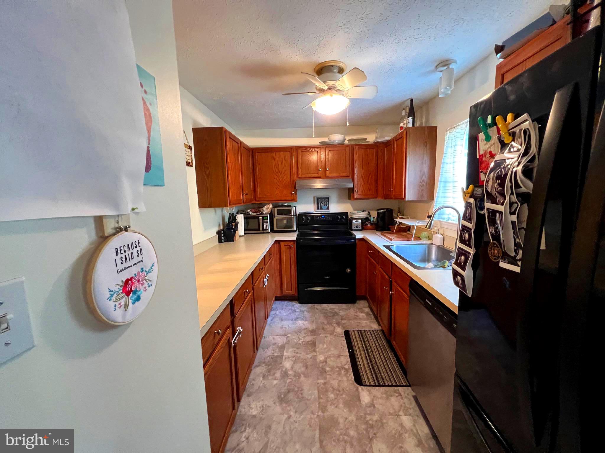 LIMESTONE COURT - Residential Lease