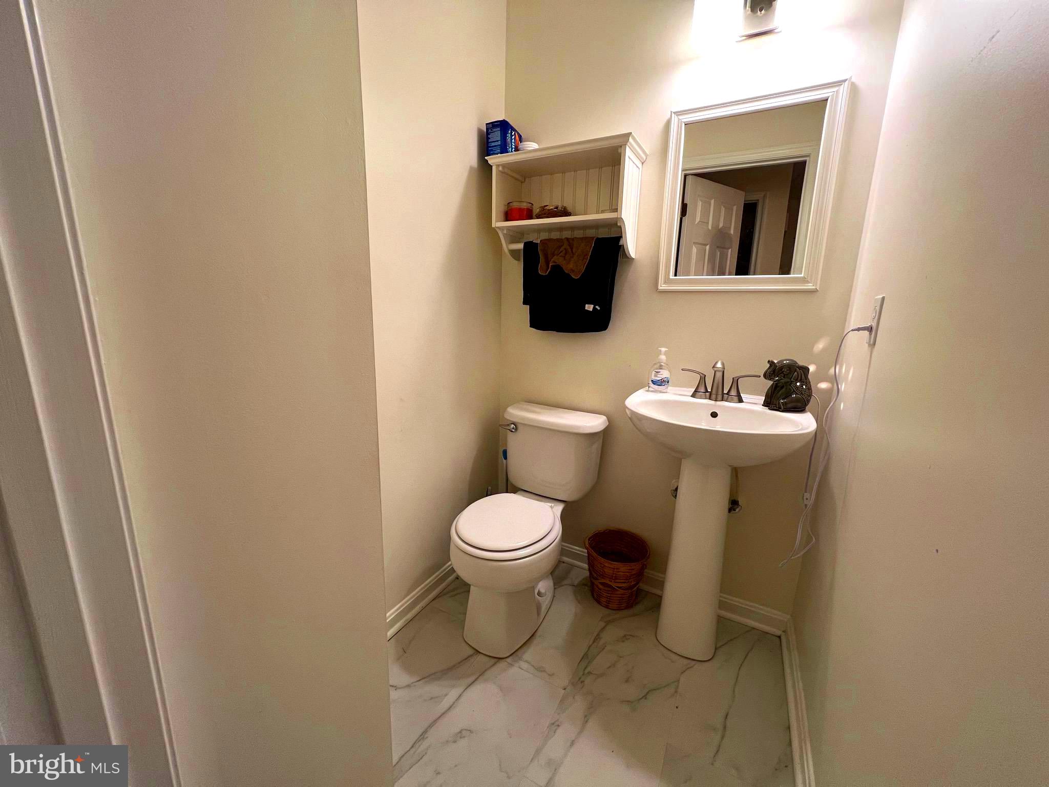 LIMESTONE COURT - Residential Lease