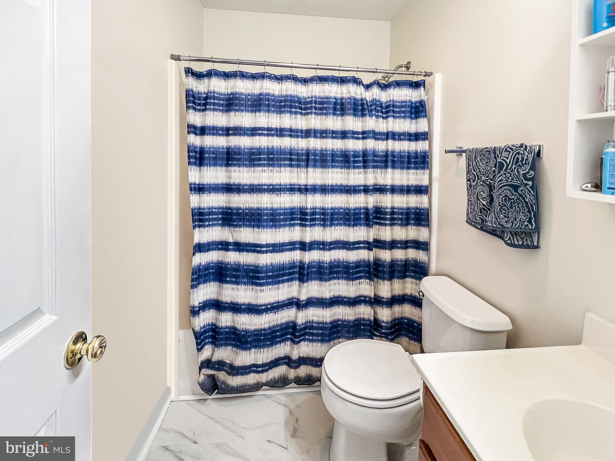 LIMESTONE COURT - Residential Lease