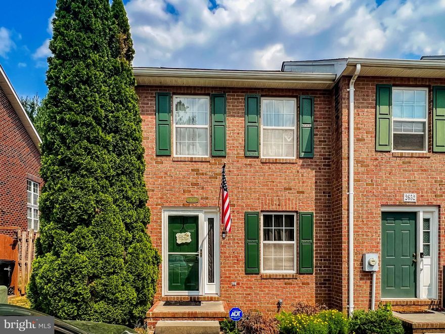 This charming townhouse is conveniently located off valley ave in Winchester. This end unit  townhouse  has great sized living space, bedrooms, and basement. The two bedrooms, full bath and laundry located on the upper level. New flooring throughout living room. No smoking and pets considered on a case by case basis. Application fee is $45