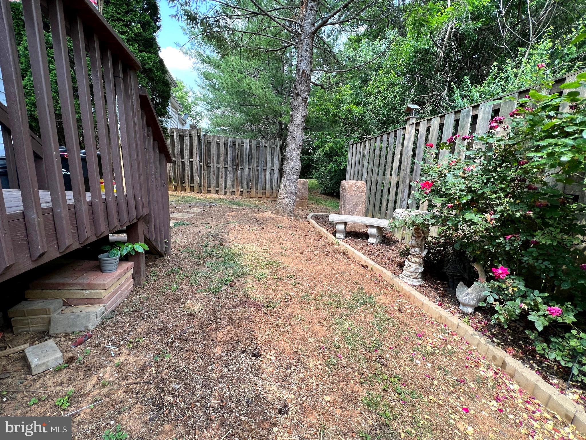 LIMESTONE COURT - Residential Lease