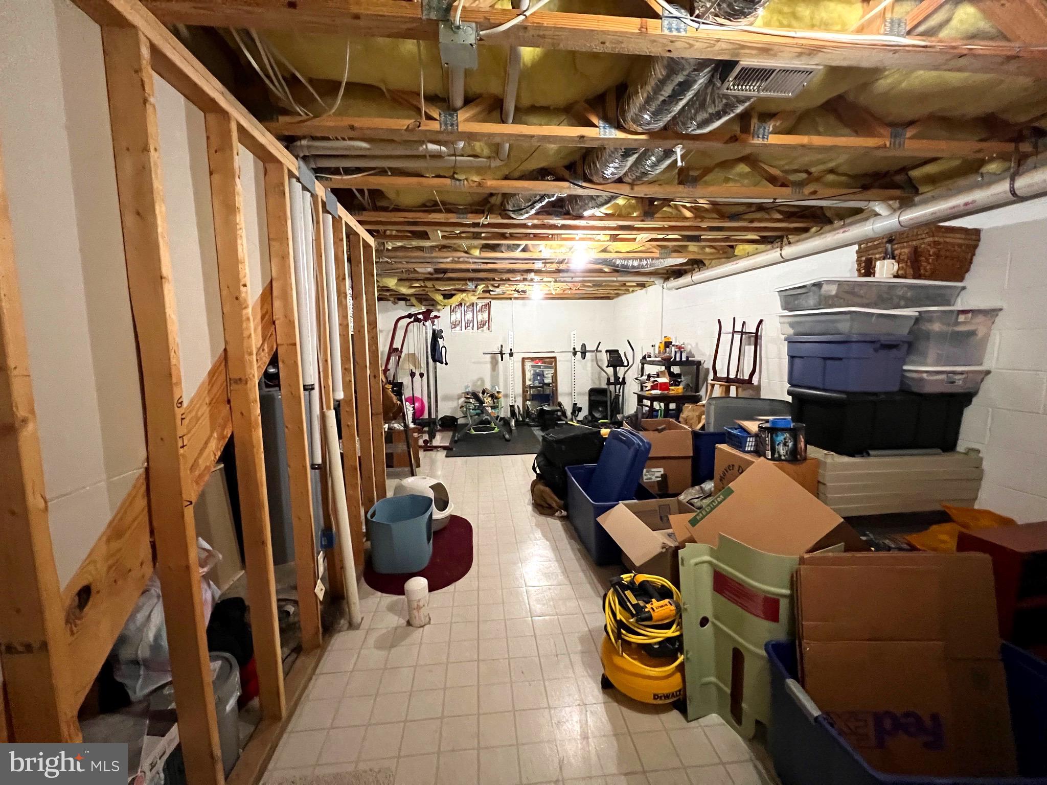 LIMESTONE COURT - Residential Lease