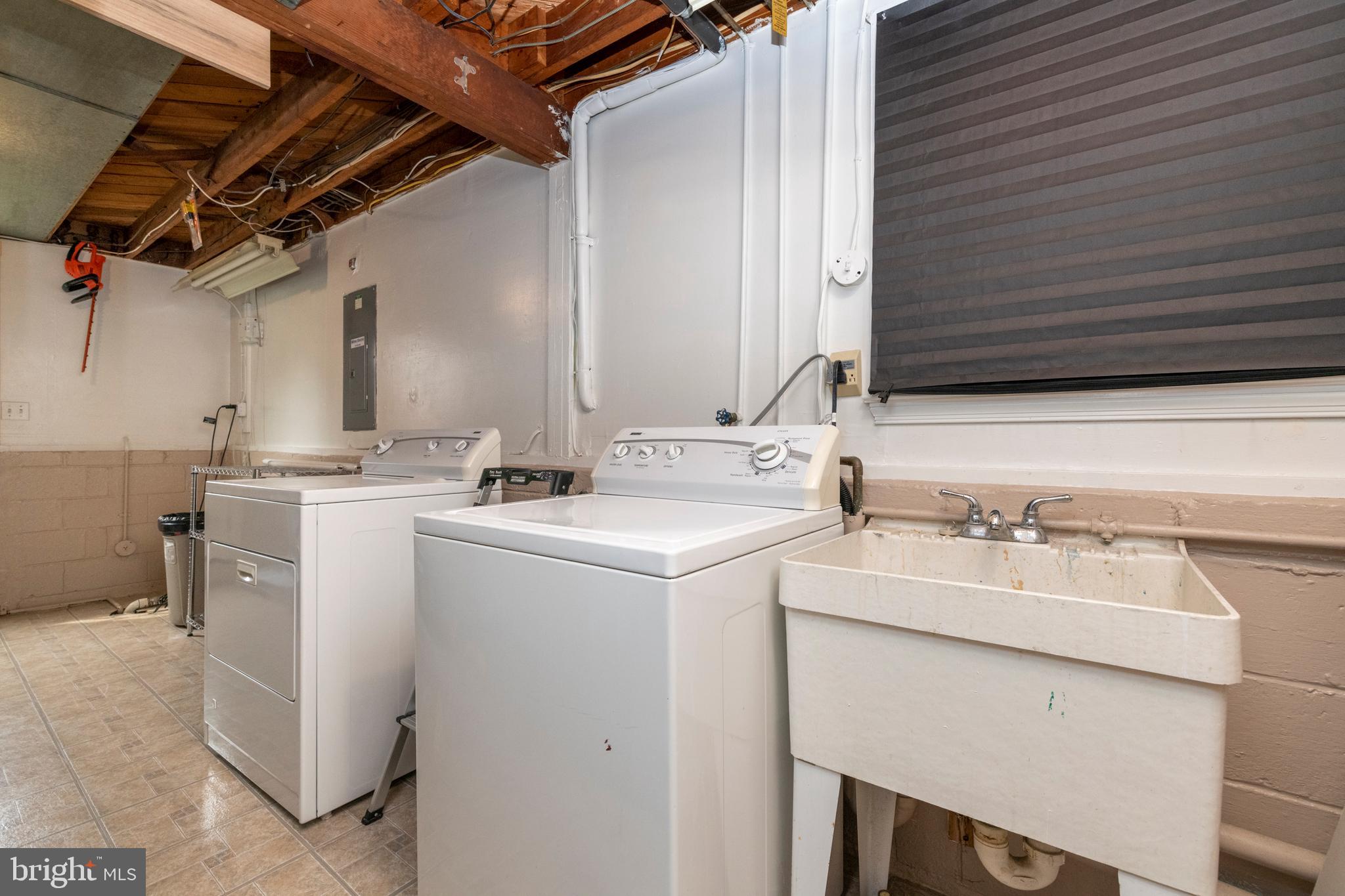 DULANEY VILLAGE - Residential