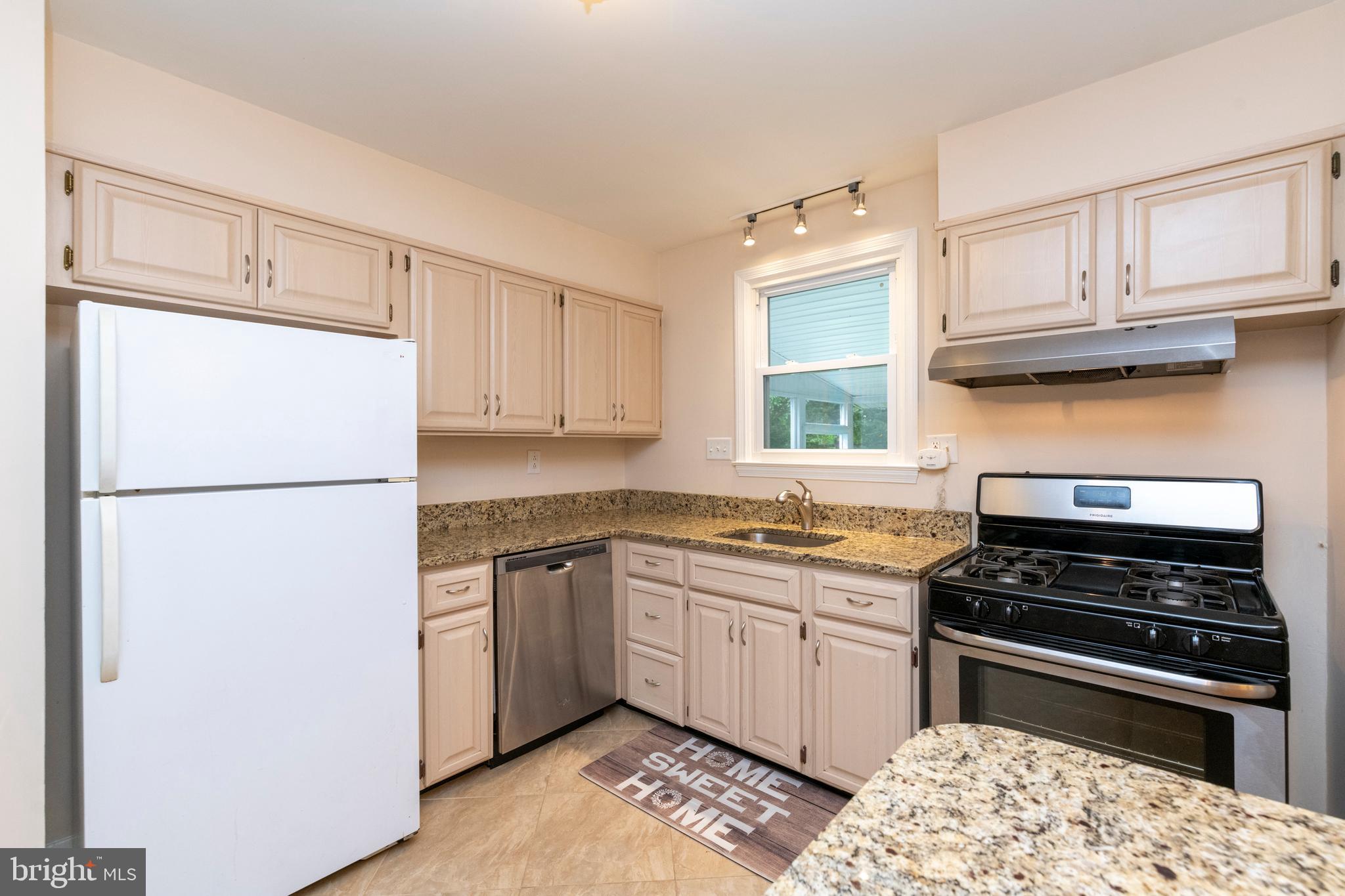 DULANEY VILLAGE - Residential