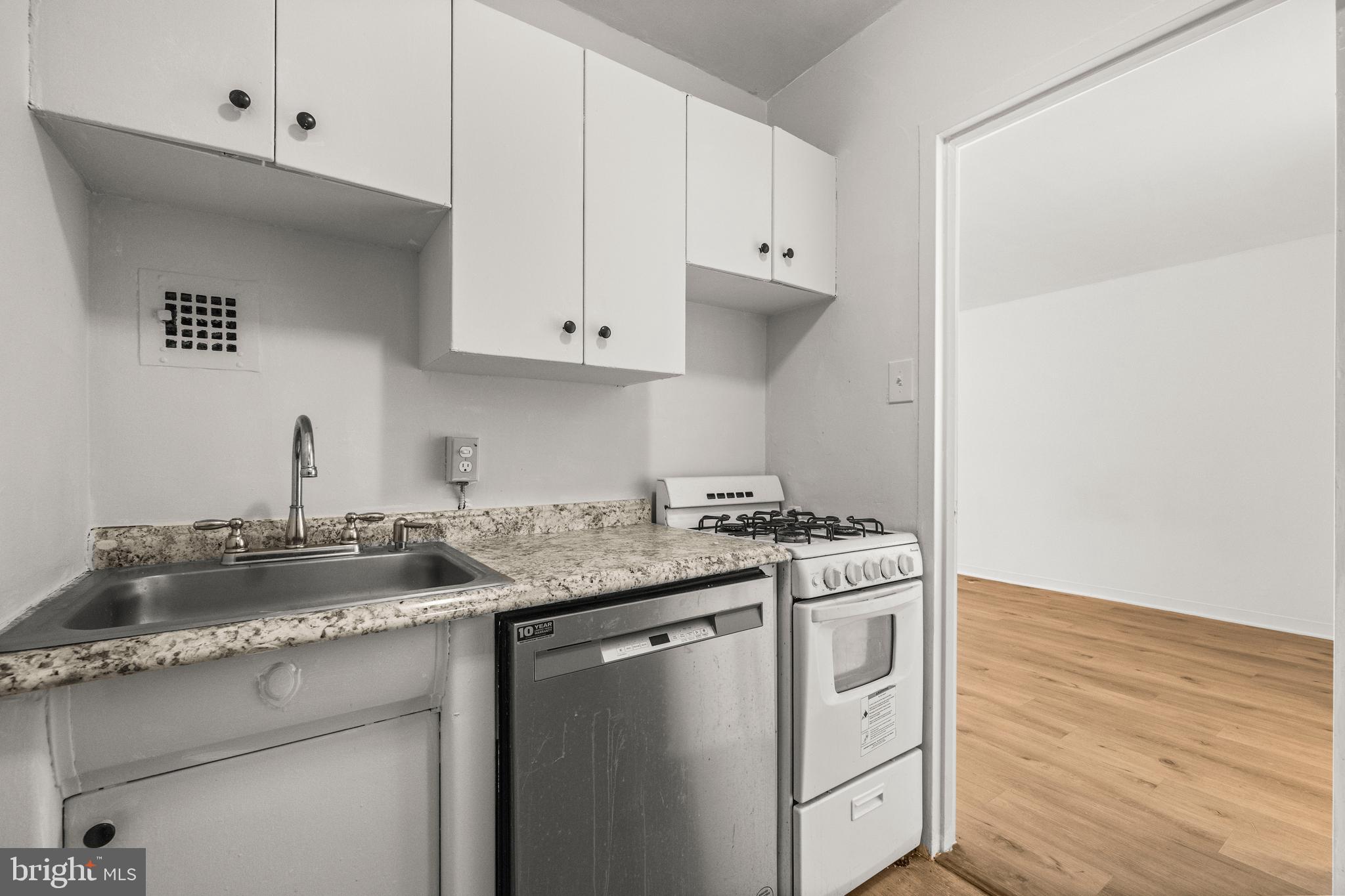 RIVER PLACE NORTH - Residential