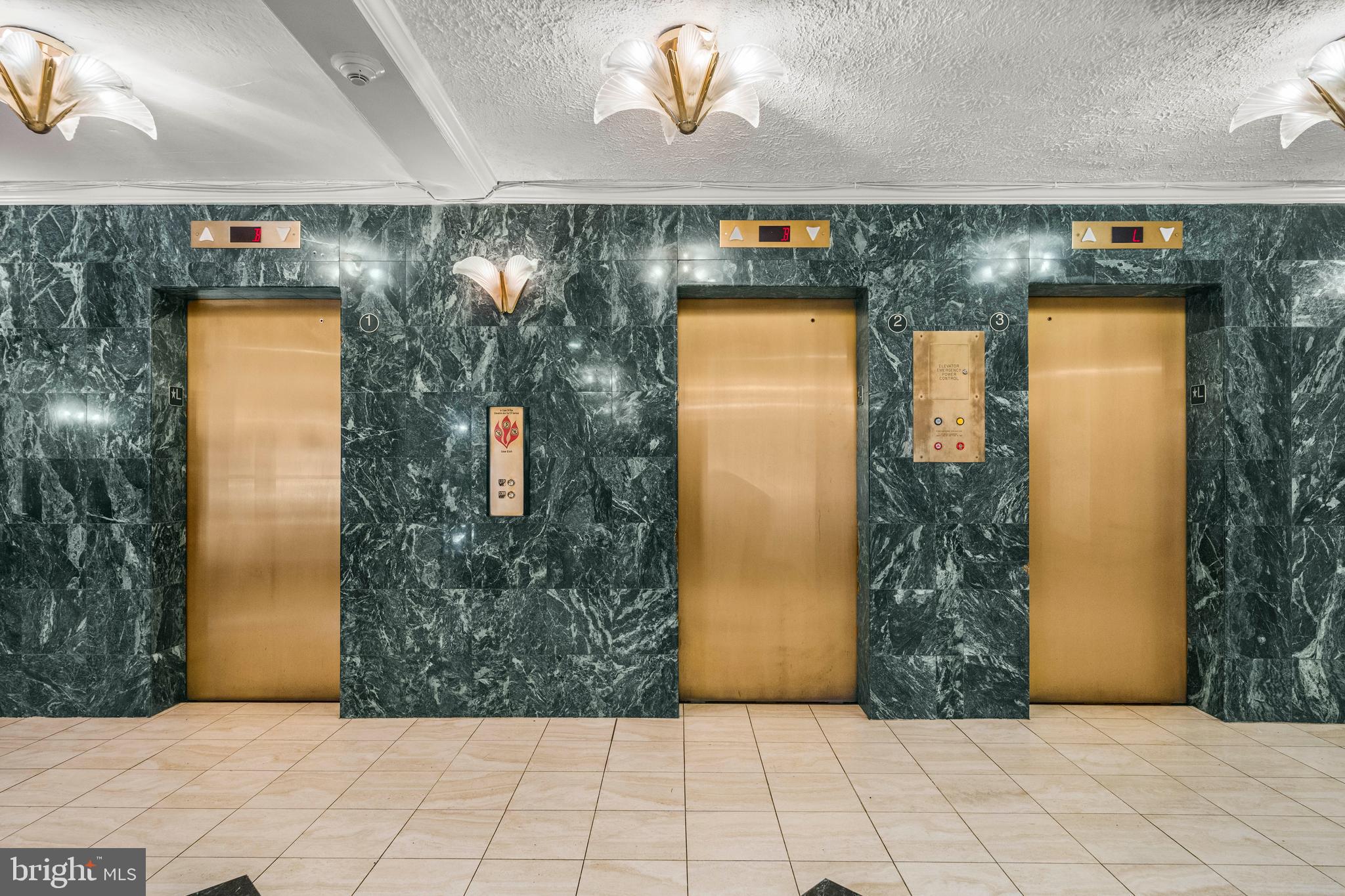 RIVER PLACE NORTH - Residential