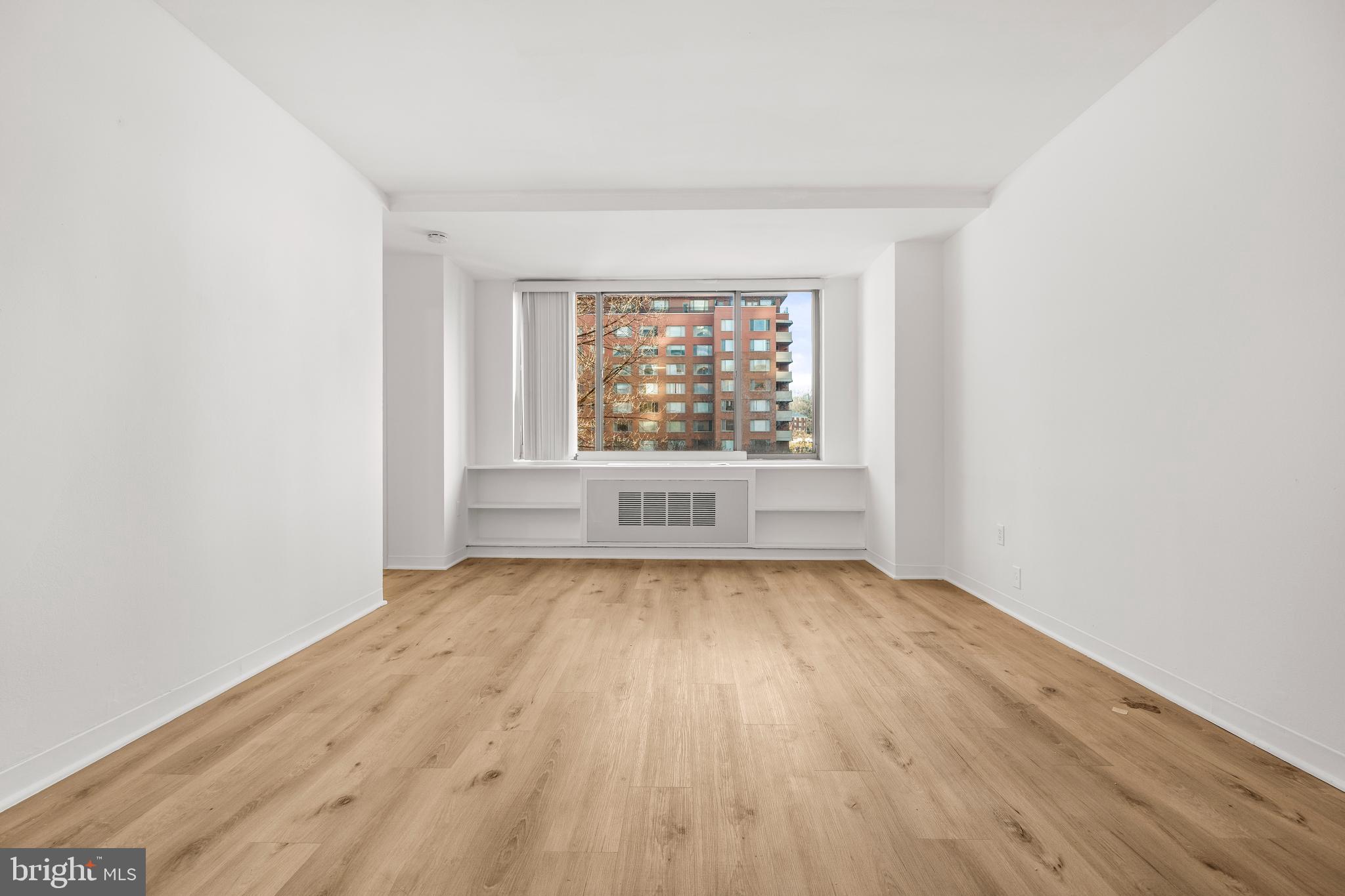 RIVER PLACE NORTH - Residential