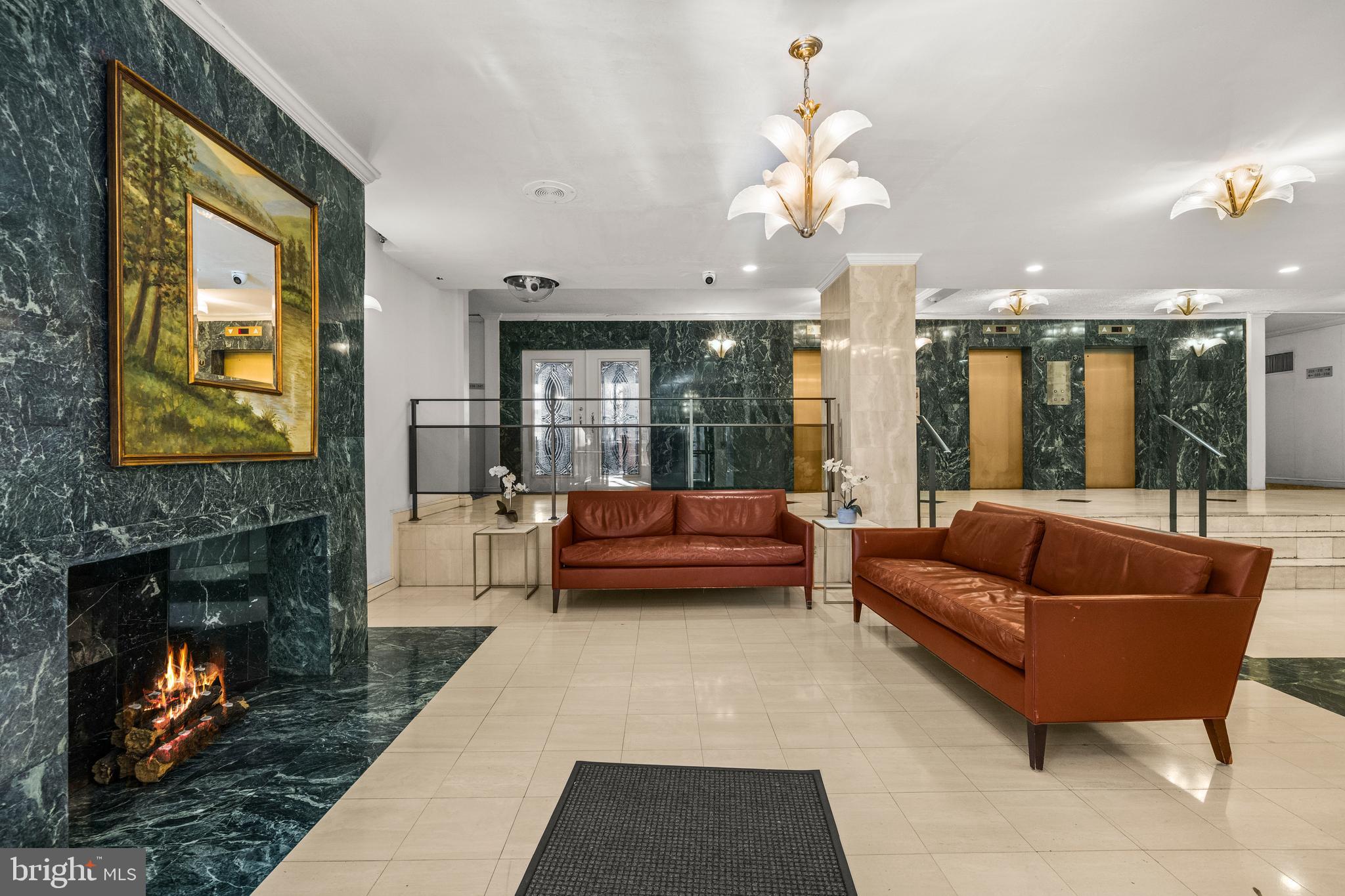 RIVER PLACE NORTH - Residential