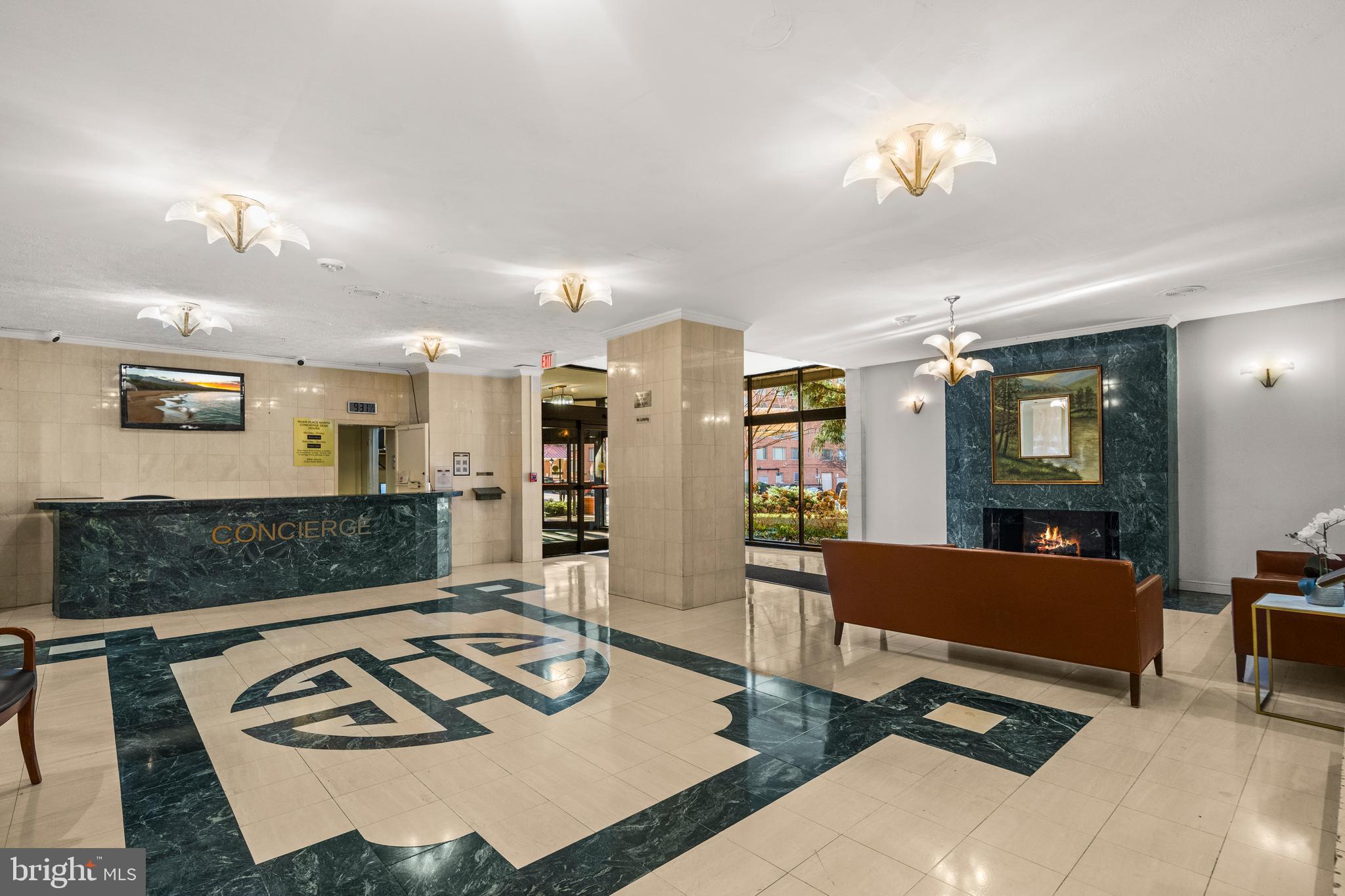 RIVER PLACE NORTH - Residential