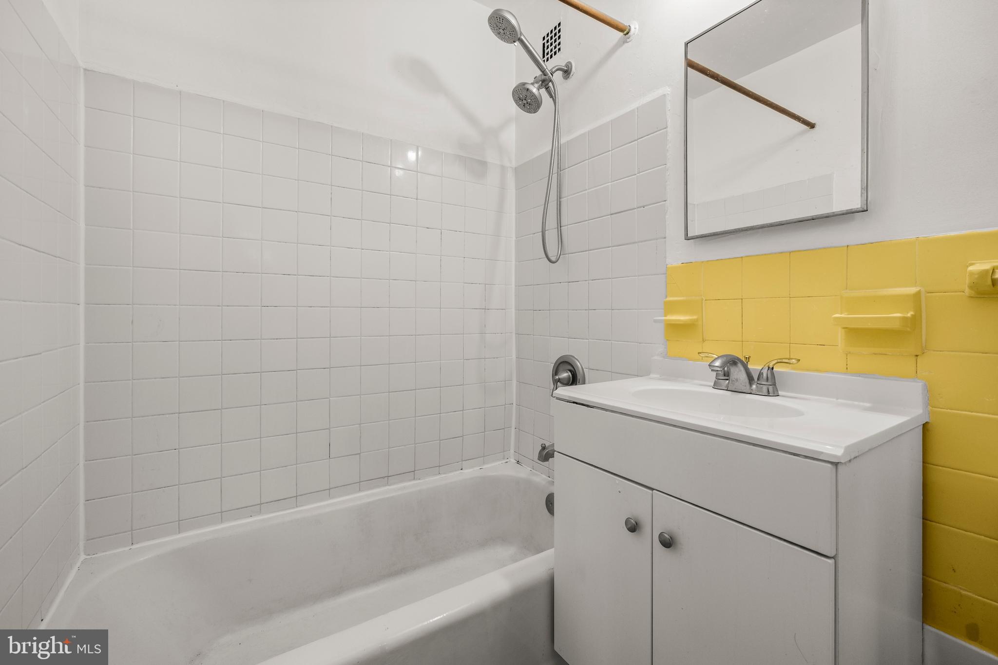 RIVER PLACE NORTH - Residential