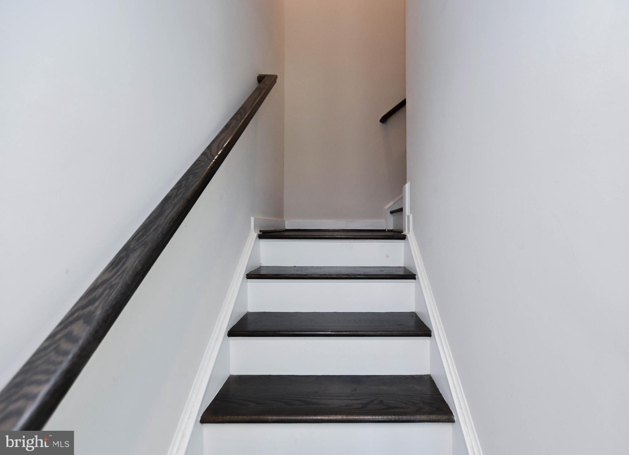 ARMSTRONG VILLAGE - Residential