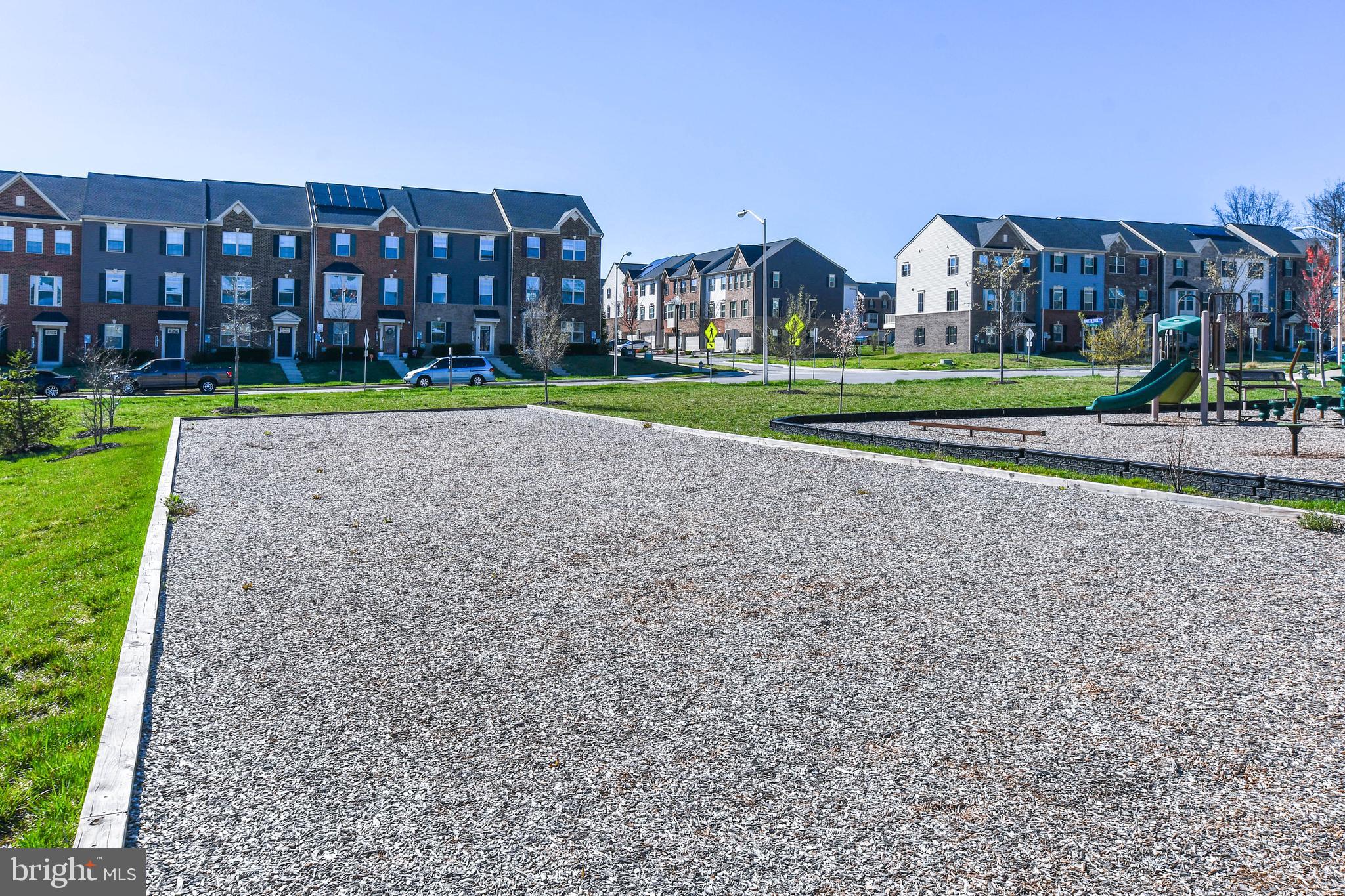 ARMSTRONG VILLAGE - Residential