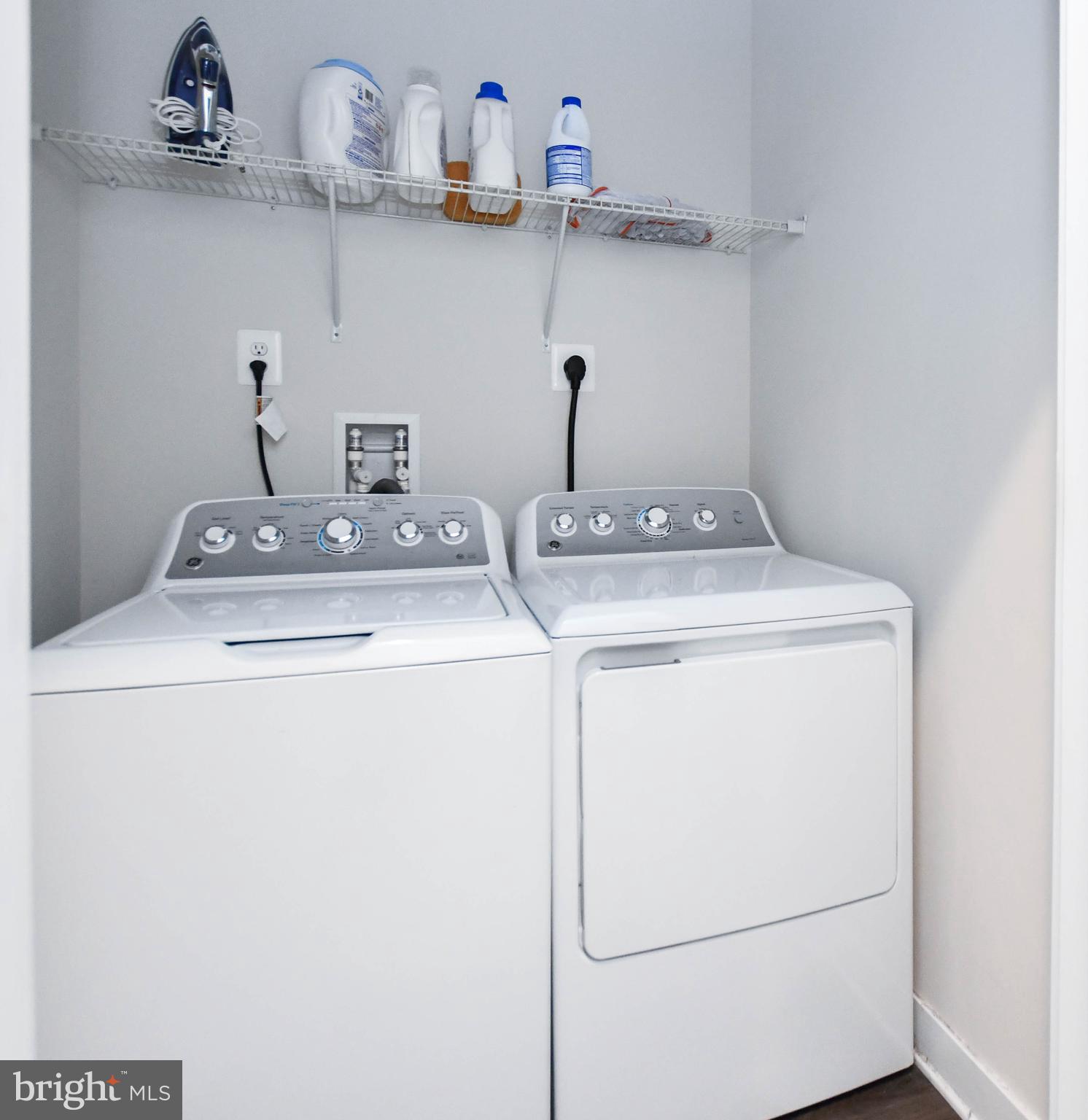 ARMSTRONG VILLAGE - Residential