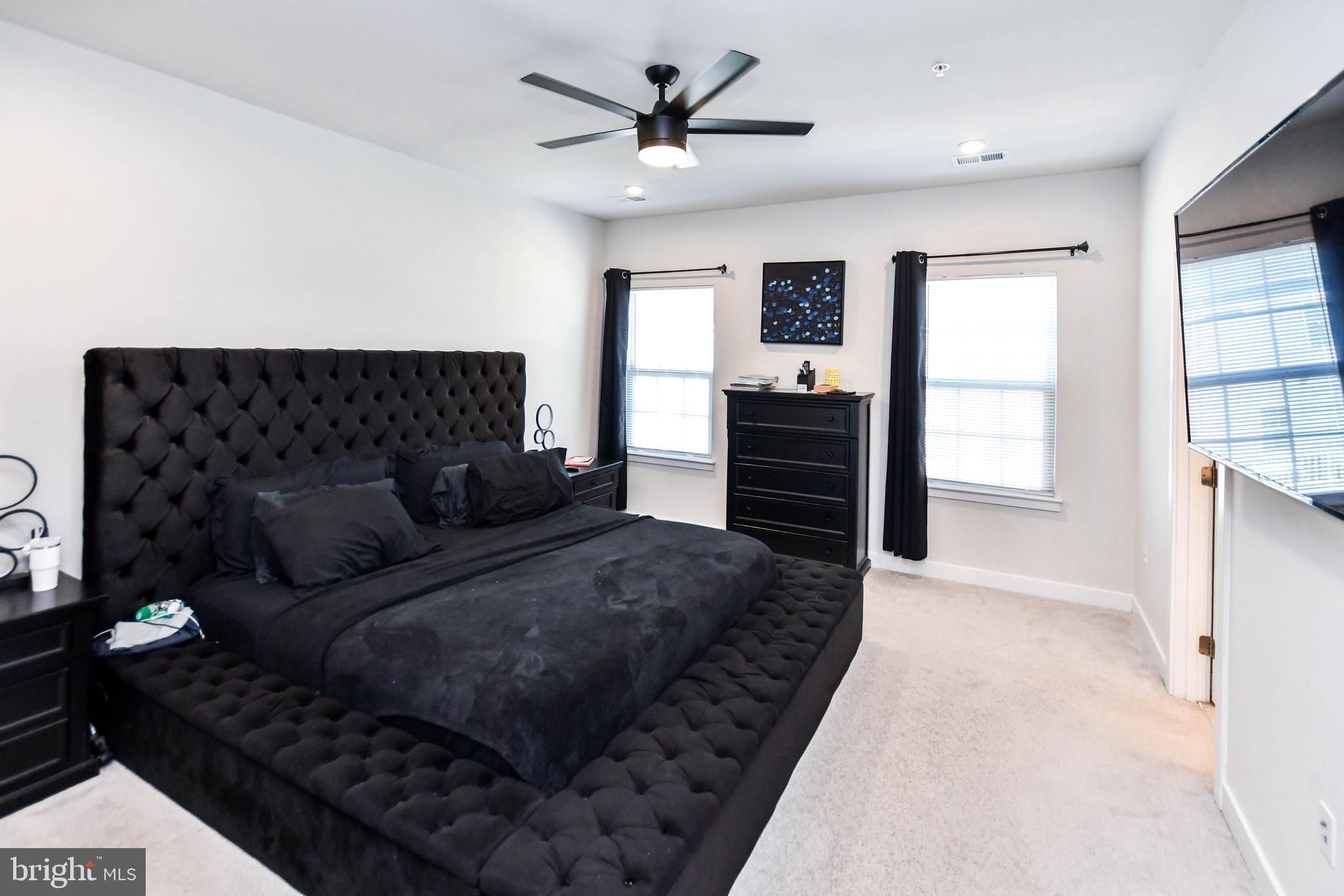 ARMSTRONG VILLAGE - Residential