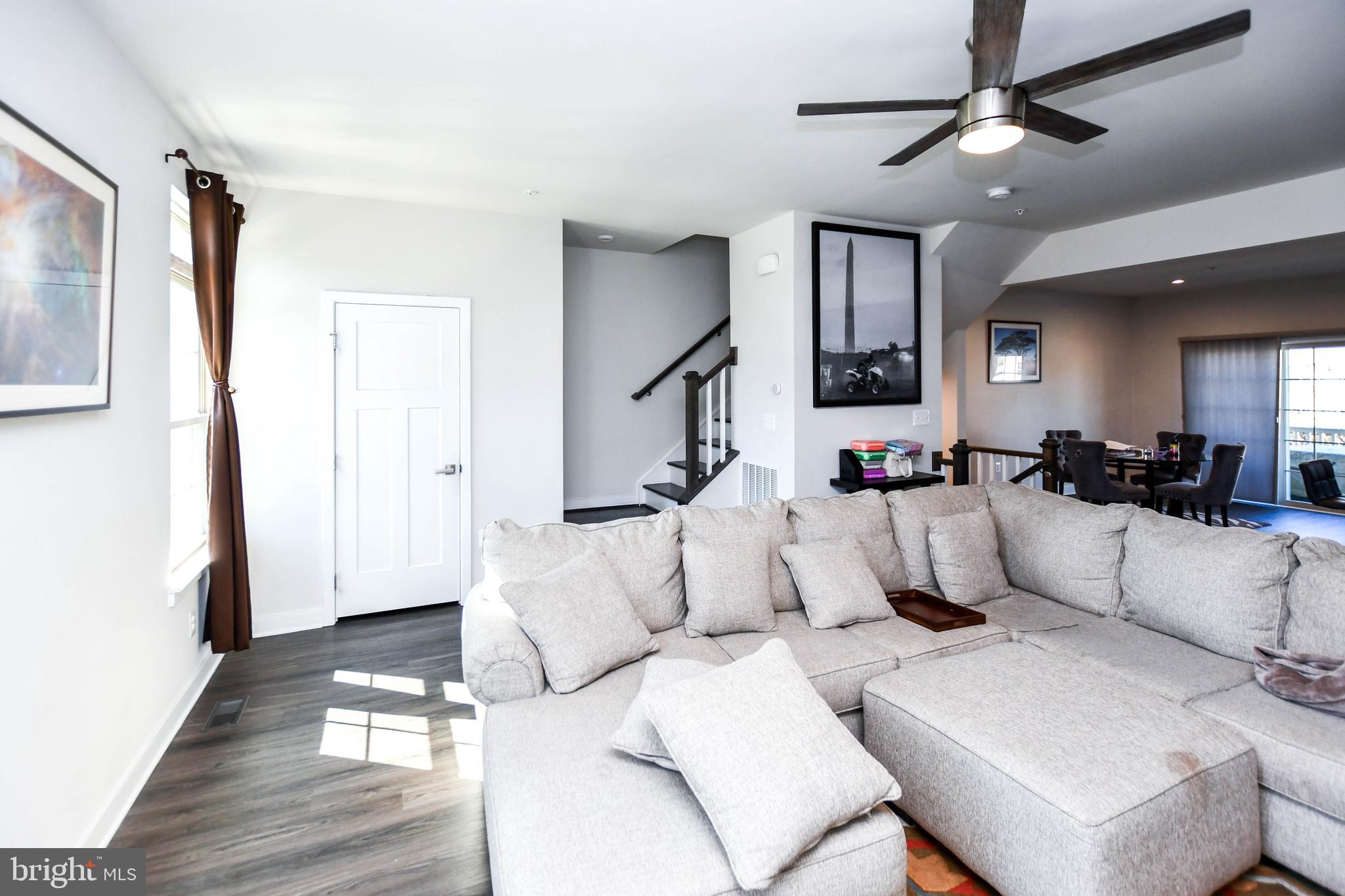 ARMSTRONG VILLAGE - Residential