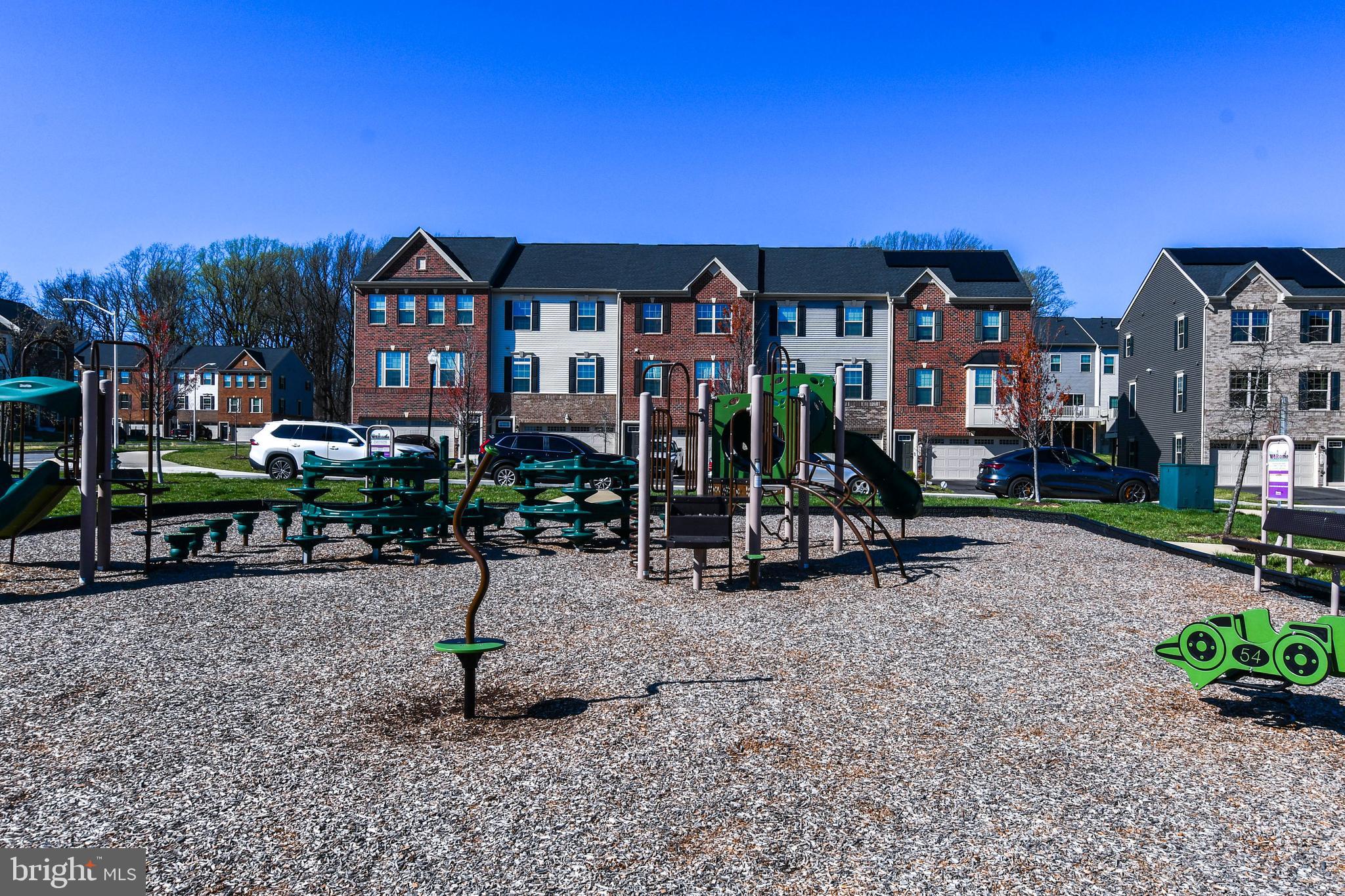 ARMSTRONG VILLAGE - Residential