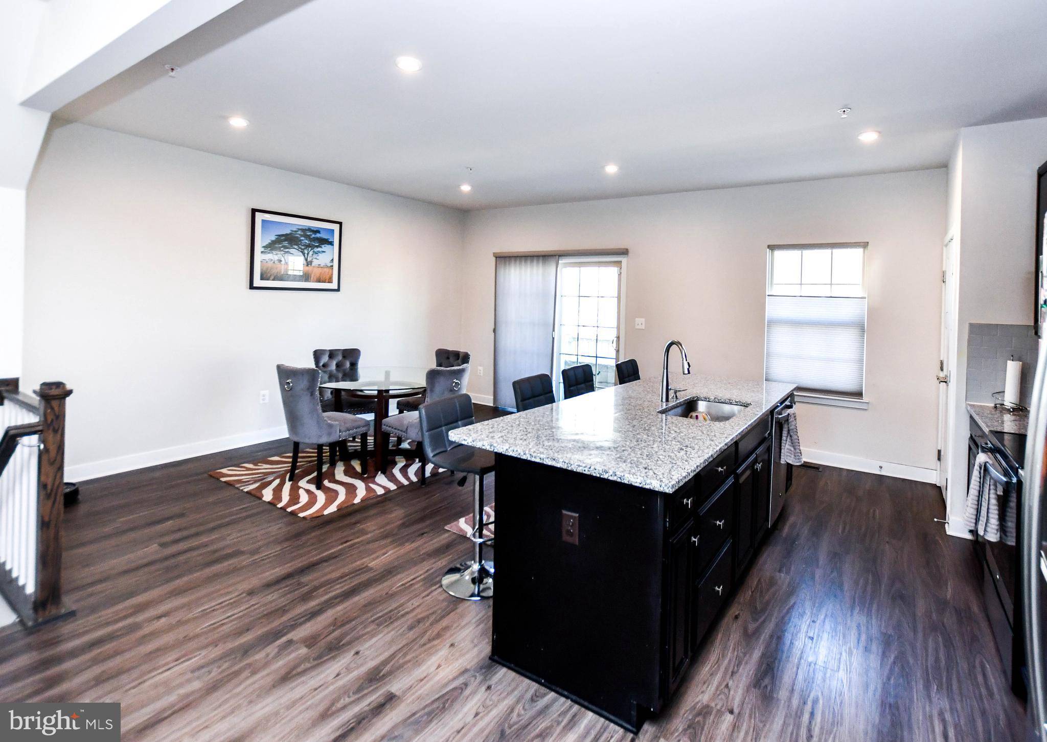 ARMSTRONG VILLAGE - Residential