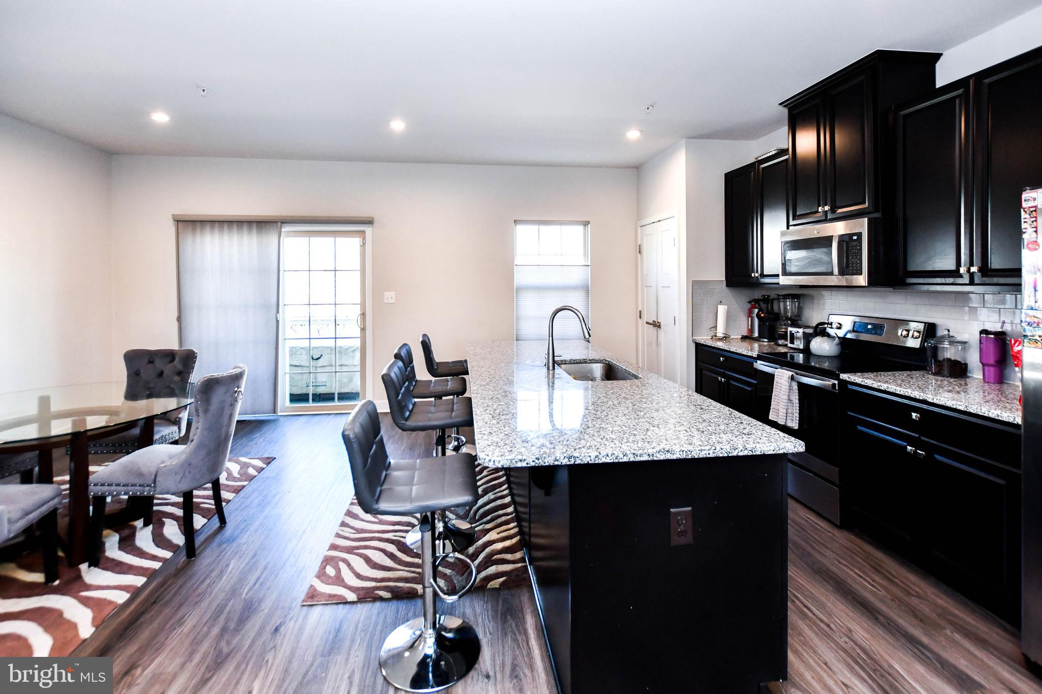 ARMSTRONG VILLAGE - Residential