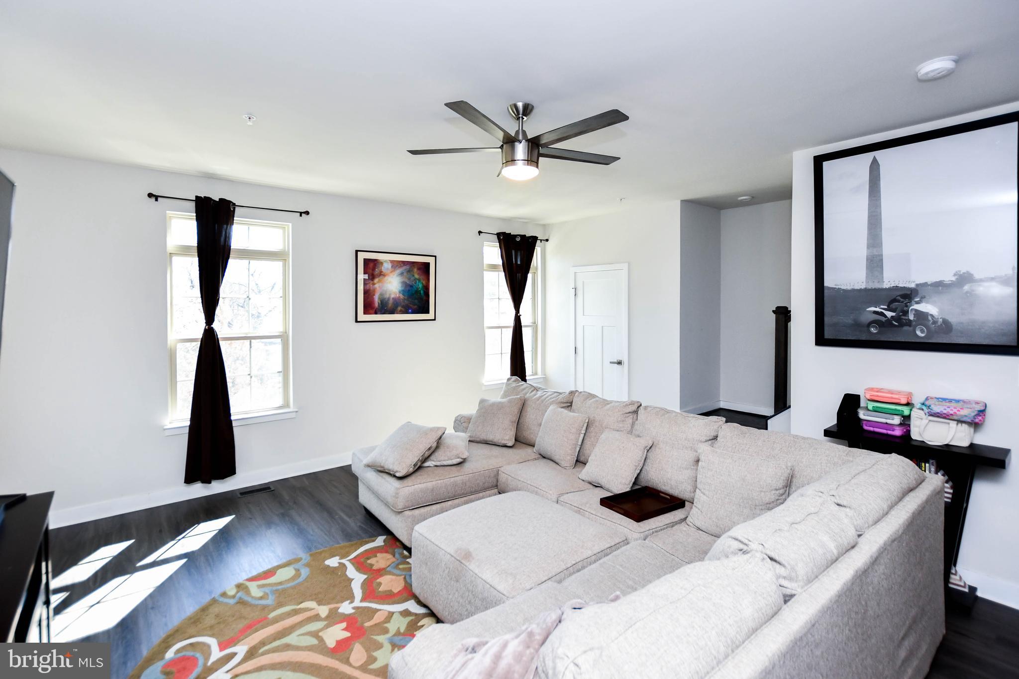 ARMSTRONG VILLAGE - Residential