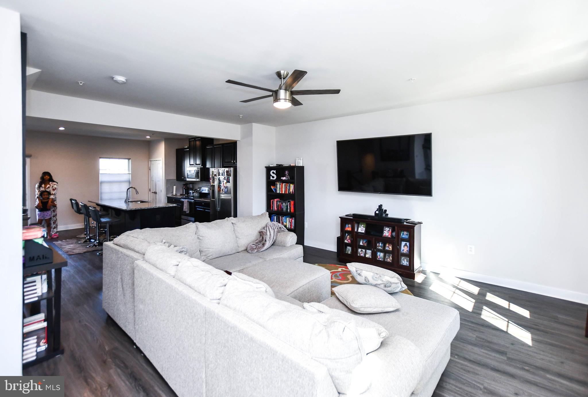 ARMSTRONG VILLAGE - Residential