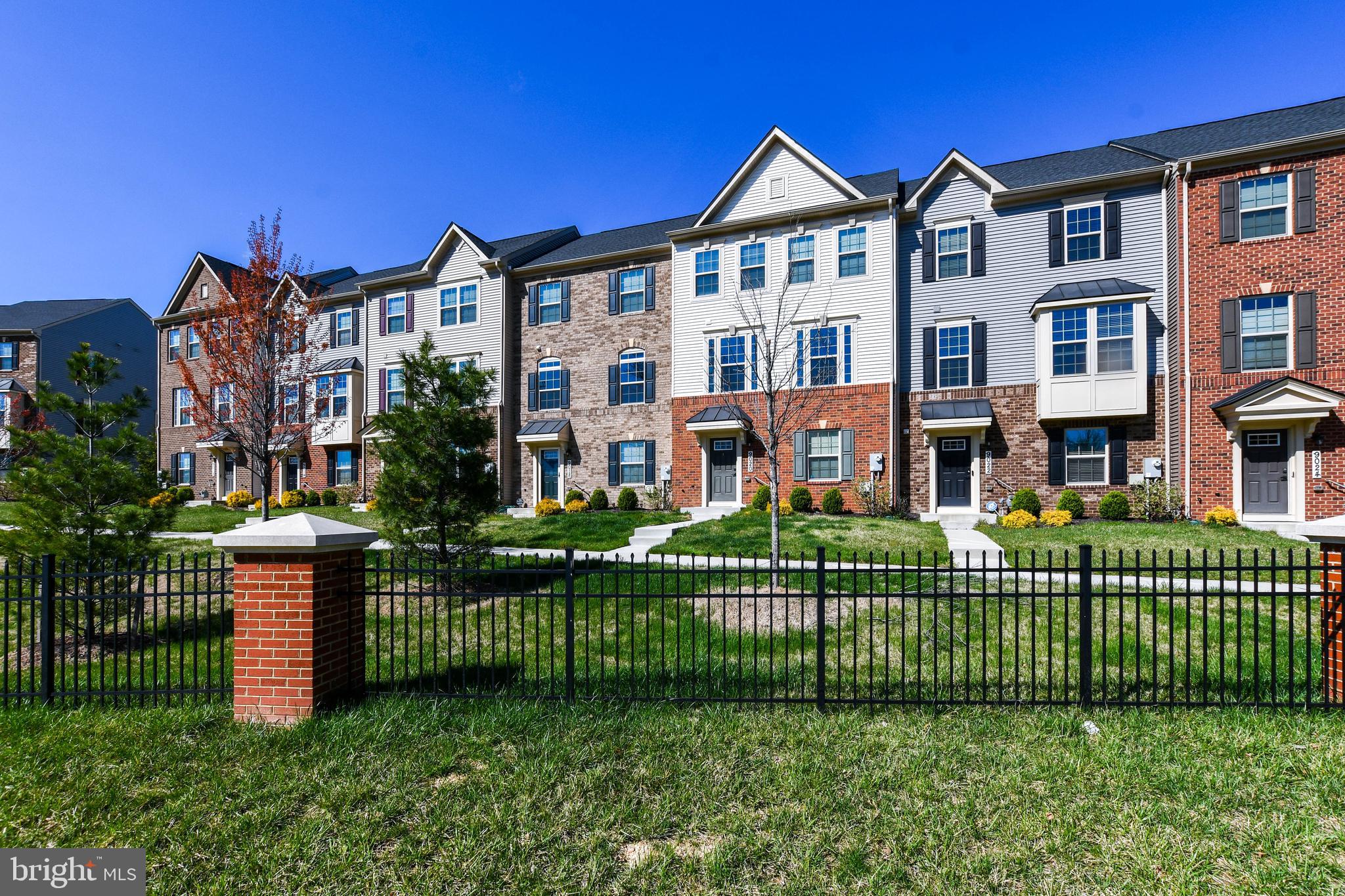 ARMSTRONG VILLAGE - Residential