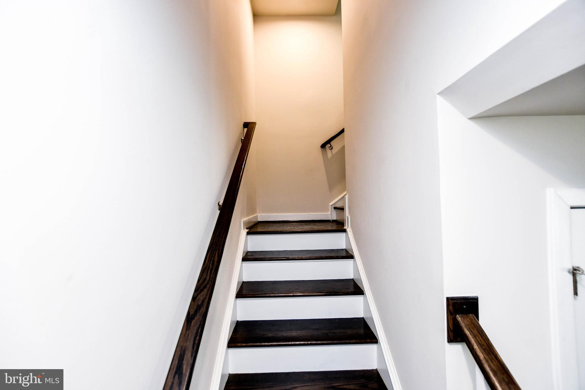 ARMSTRONG VILLAGE - Residential