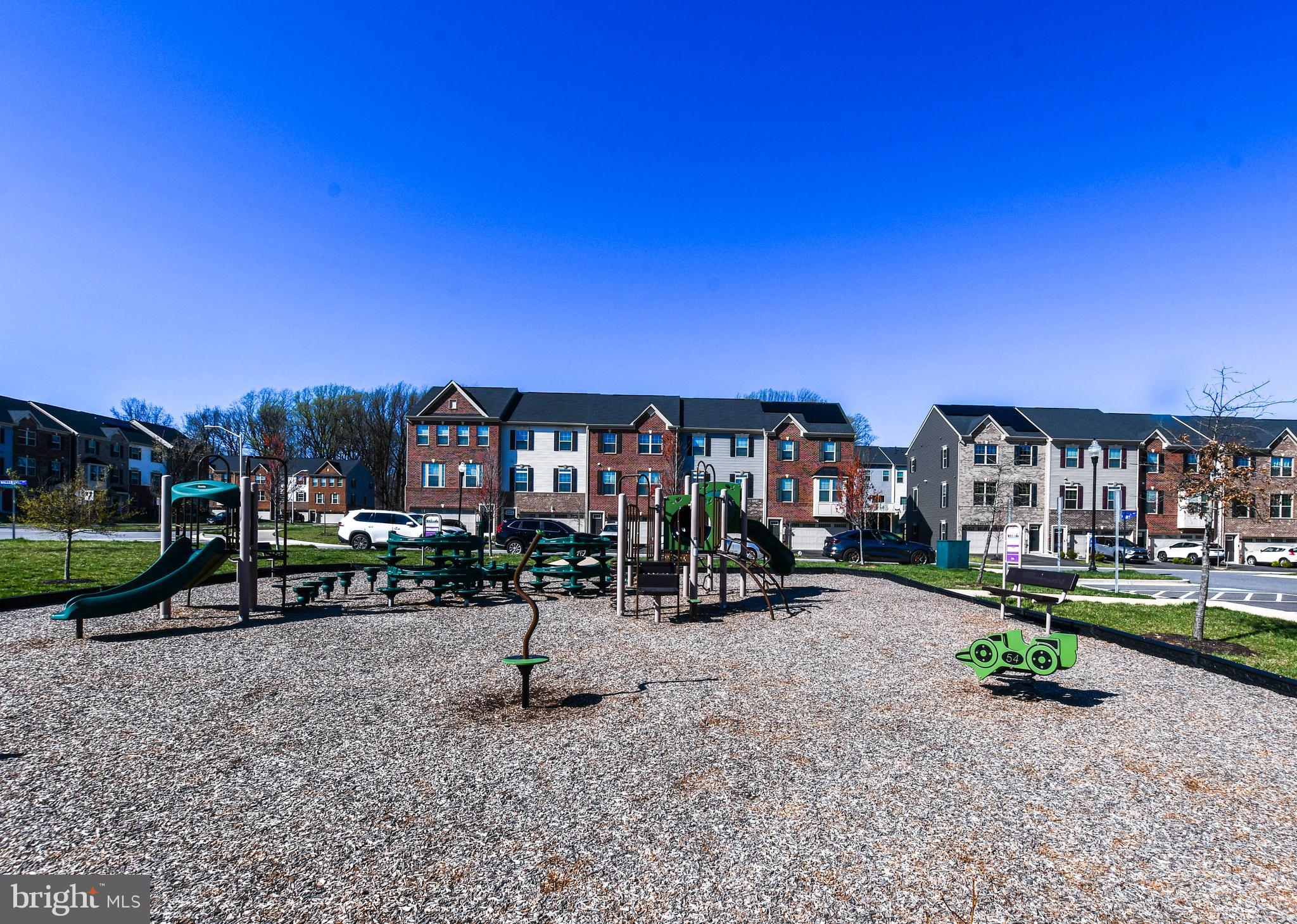 ARMSTRONG VILLAGE - Residential