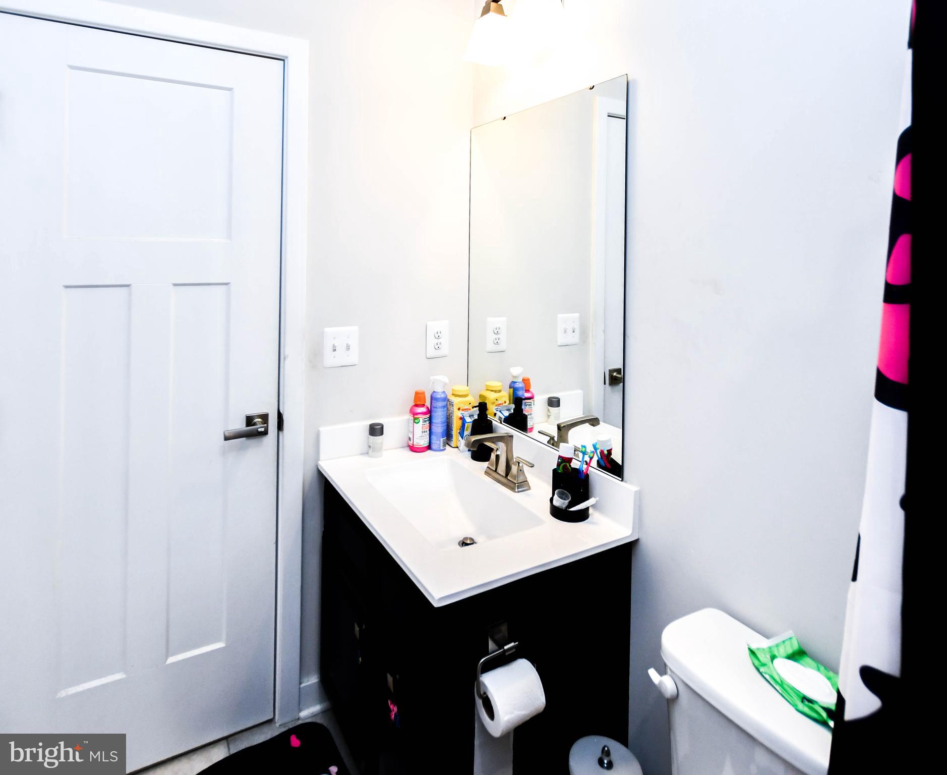 ARMSTRONG VILLAGE - Residential