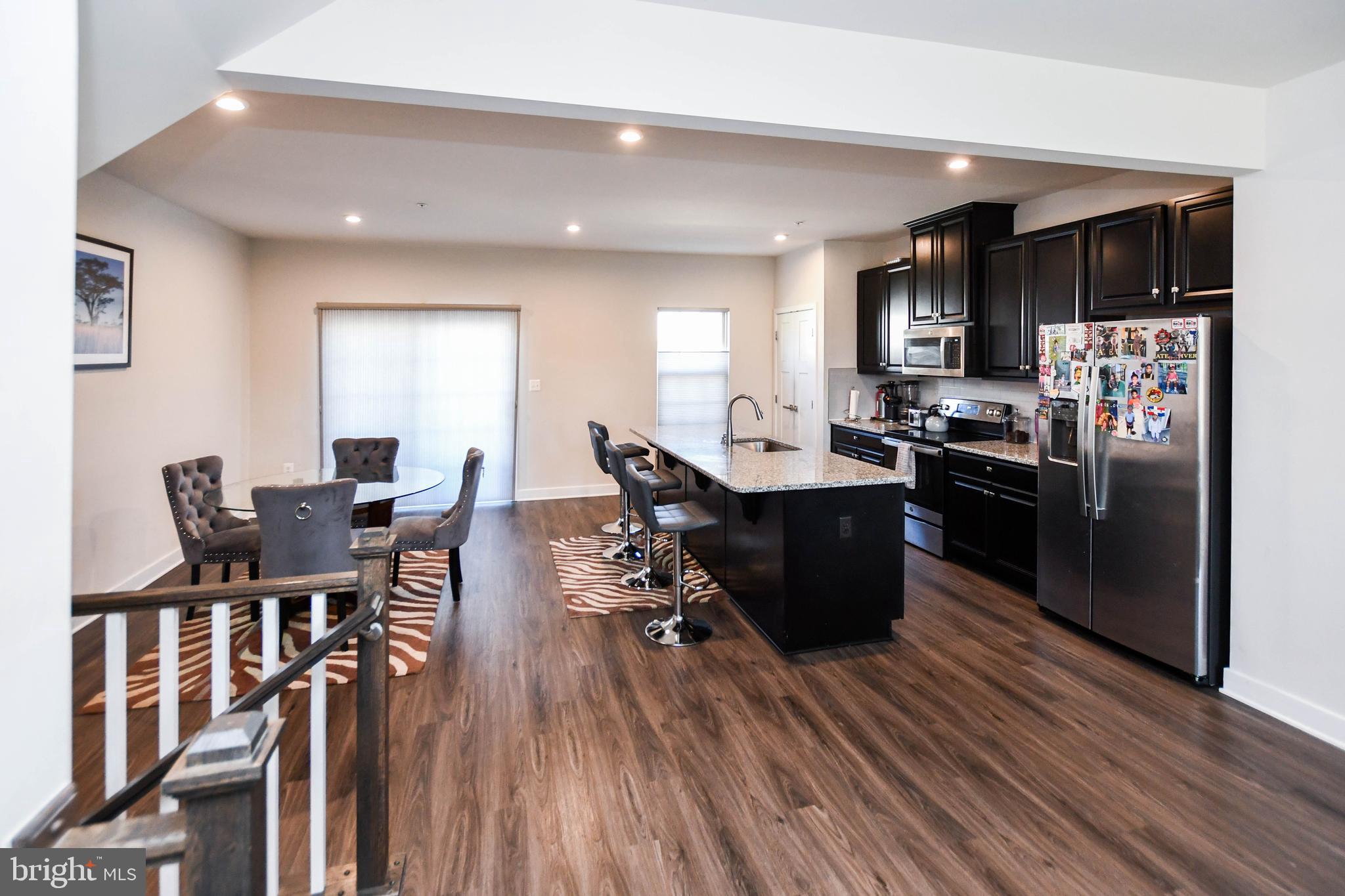 ARMSTRONG VILLAGE - Residential