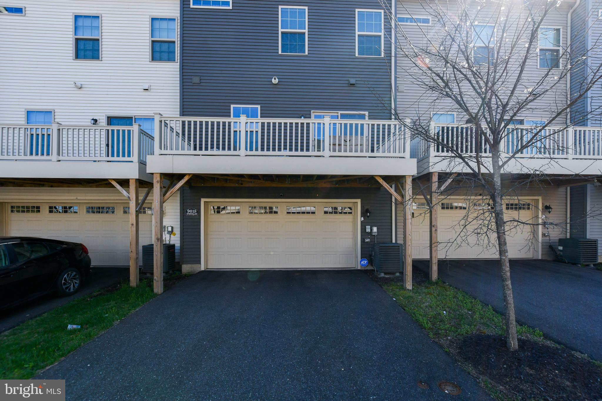 ARMSTRONG VILLAGE - Residential