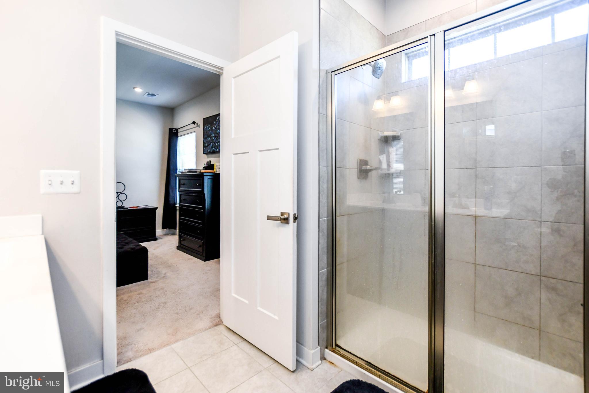 ARMSTRONG VILLAGE - Residential