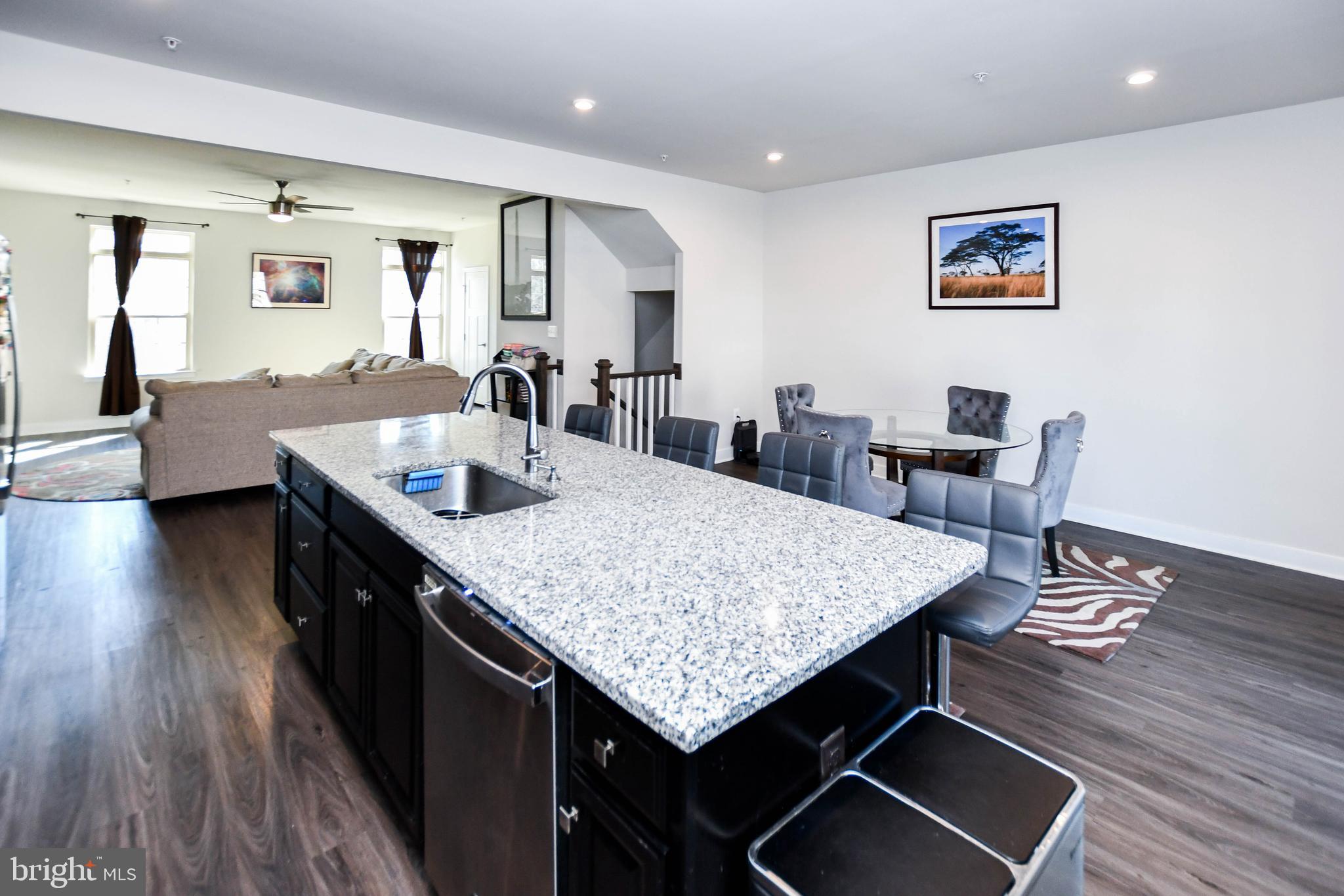 ARMSTRONG VILLAGE - Residential